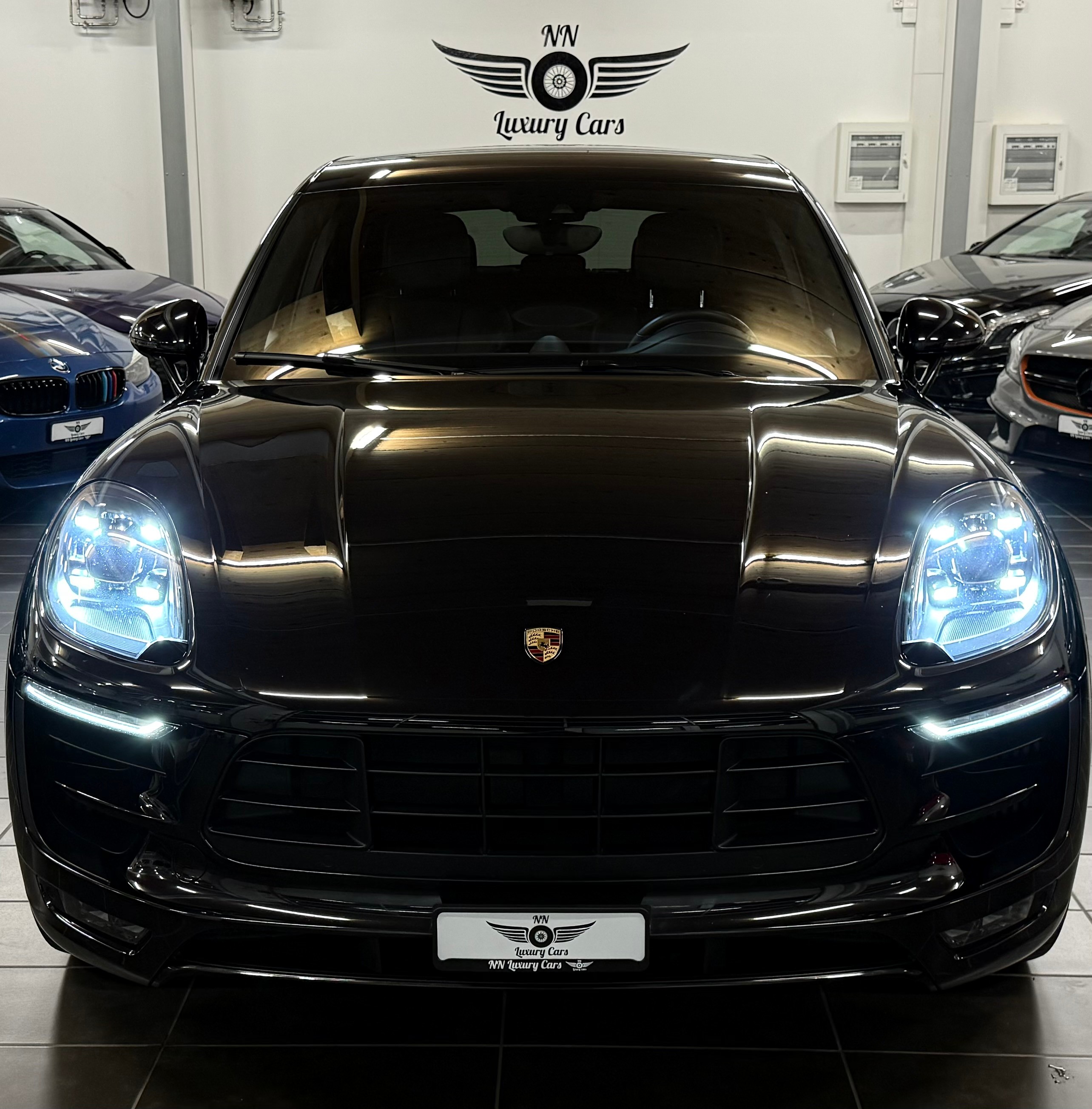 PORSCHE Macan GTS PDK FULL BLACK + PORSCHE APPROVED 09/2025!