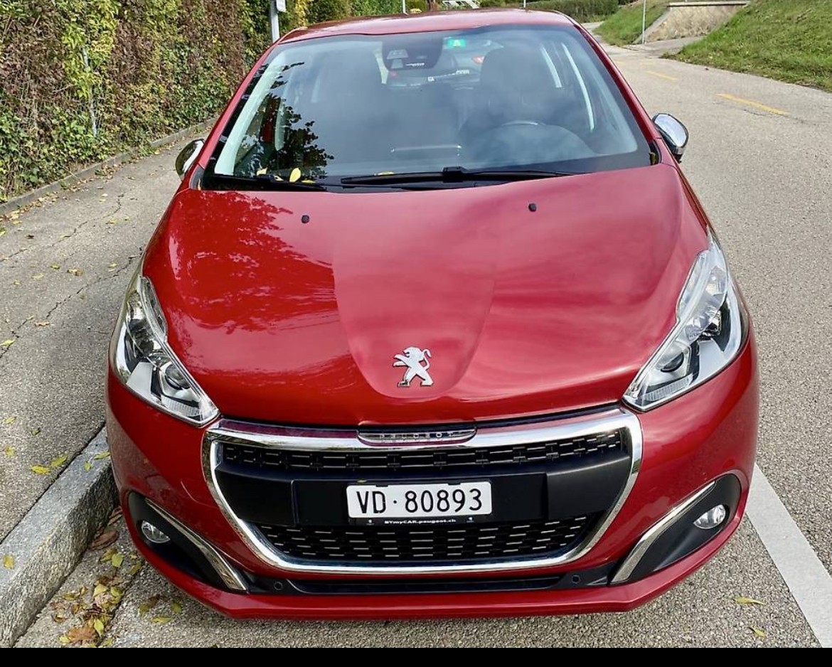 PEUGEOT 208 1.2 THP Allure