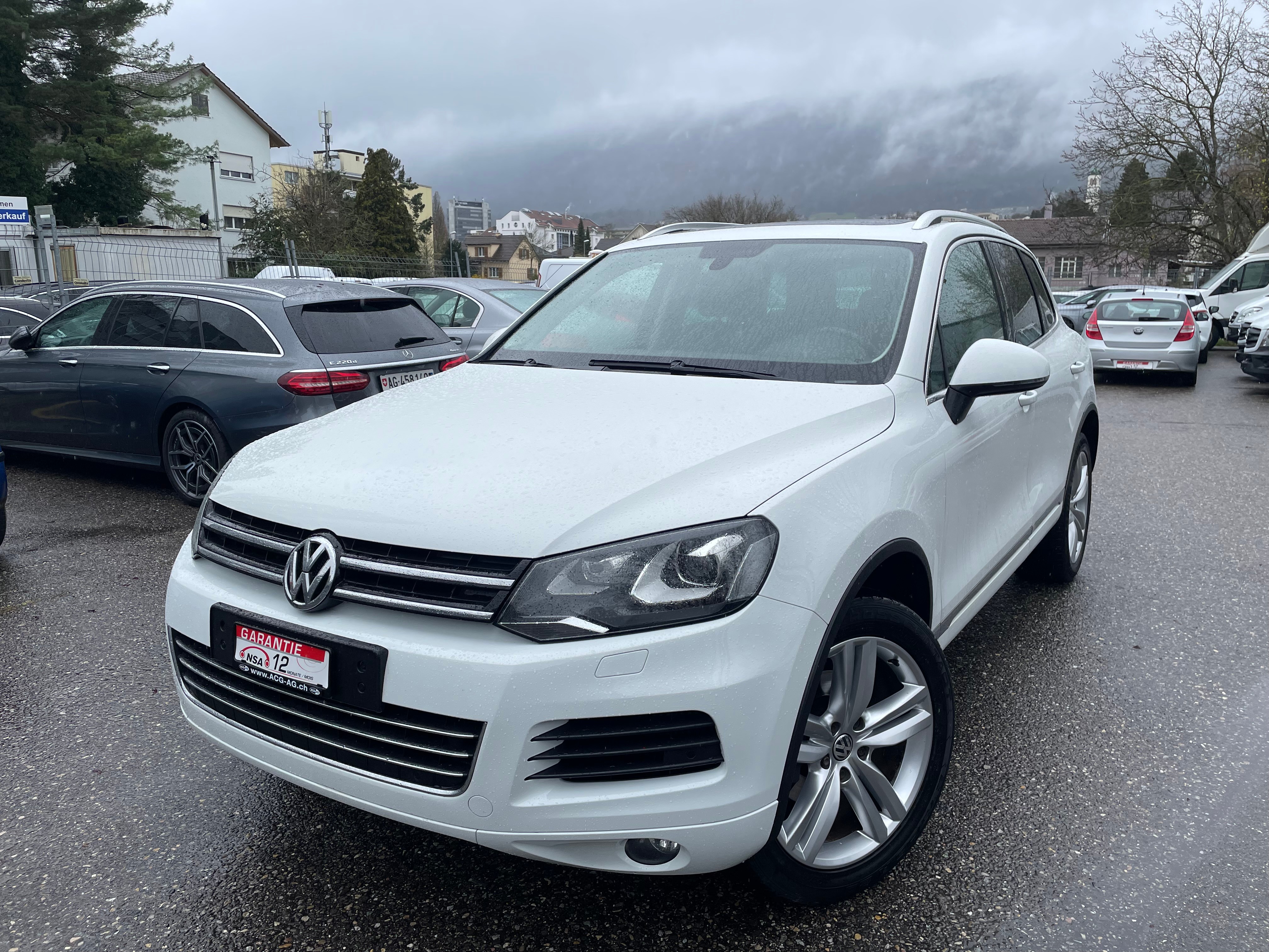 VW Touareg 3.0 TDI BlueMotion Technology Tiptronic * Leder * Gr. Navi * Xenon * Tempomat * PDC V&H * Schiebedach * Ab MFK