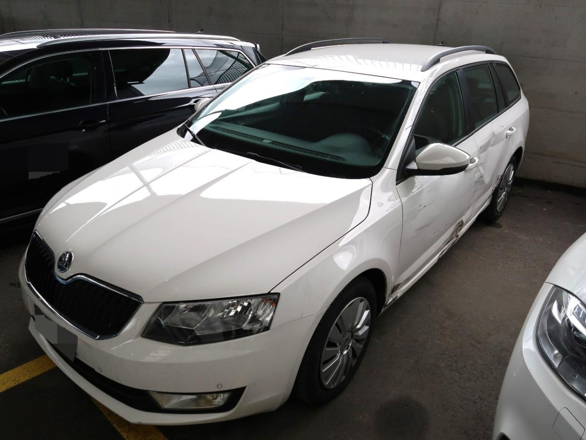 SKODA Octavia Combi 1.6 TDI Ambition DSG