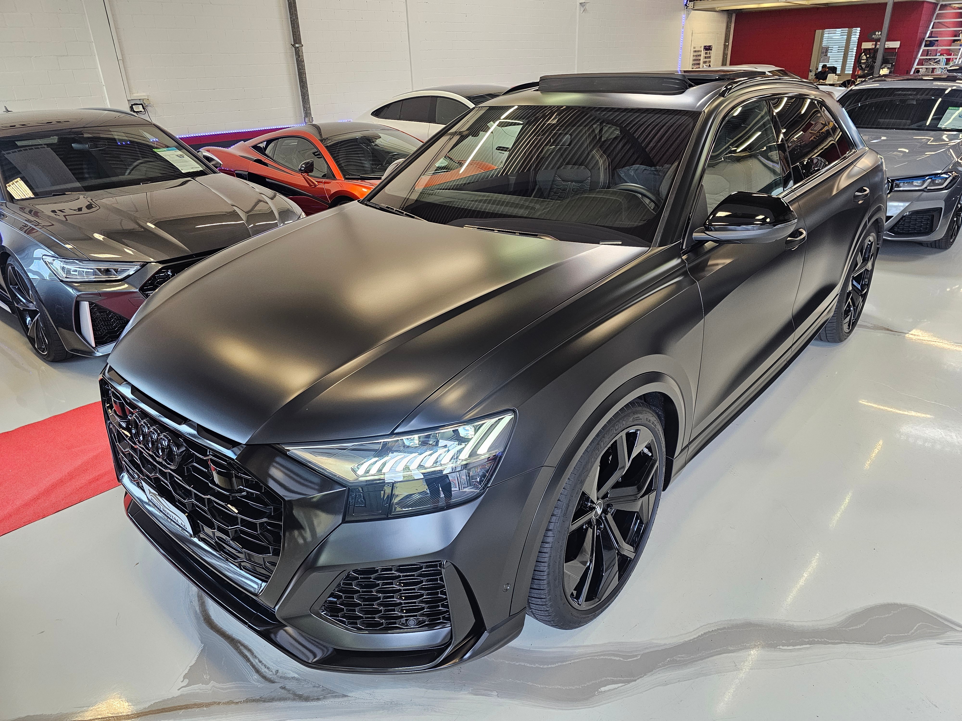 AUDI RSQ8 quattro tiptronic