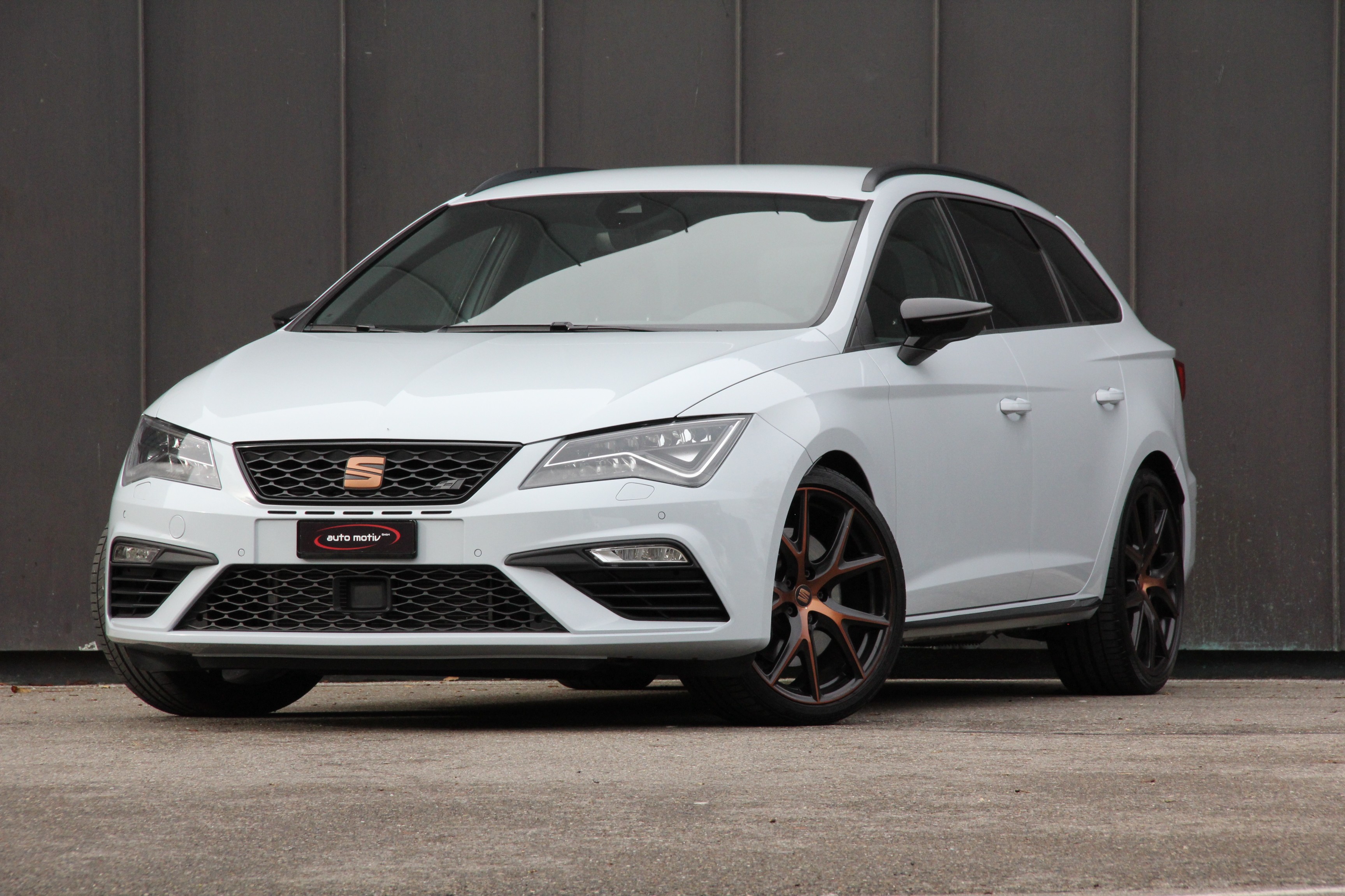 SEAT Leon ST 2.0 TSI Cupra 300 4 Drive DSG **DISTANZ-TEMPOMAT** **RÜCKFAHRKAMERA** SITZHEIZUNG