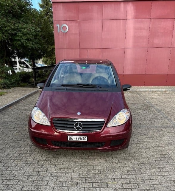 MERCEDES-BENZ A 200