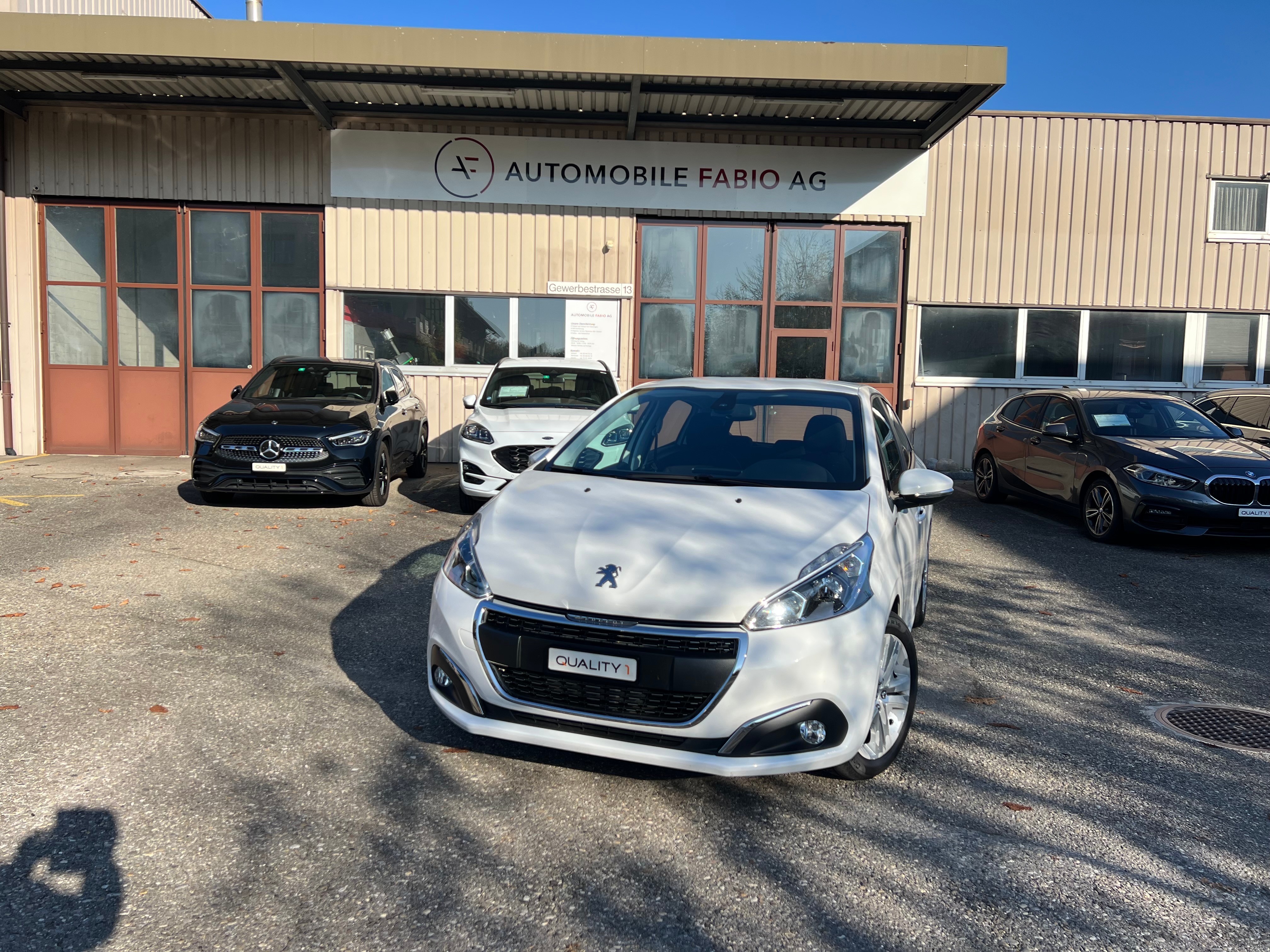 PEUGEOT 208 1.2 PureTech Signature