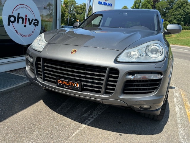 PORSCHE Cayenne Turbo