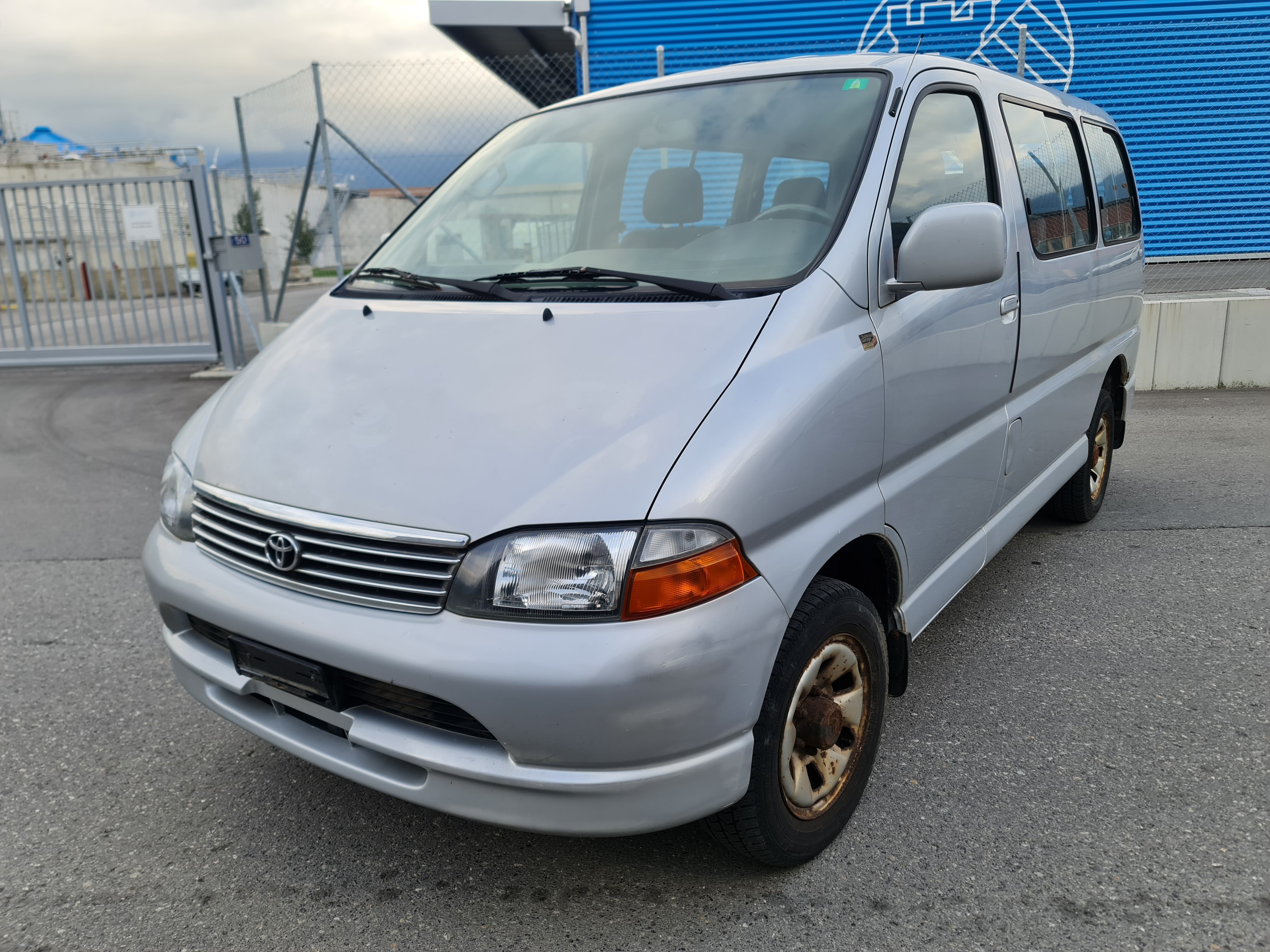 TOYOTA Hiace 2.7 GL Wagon 4x4