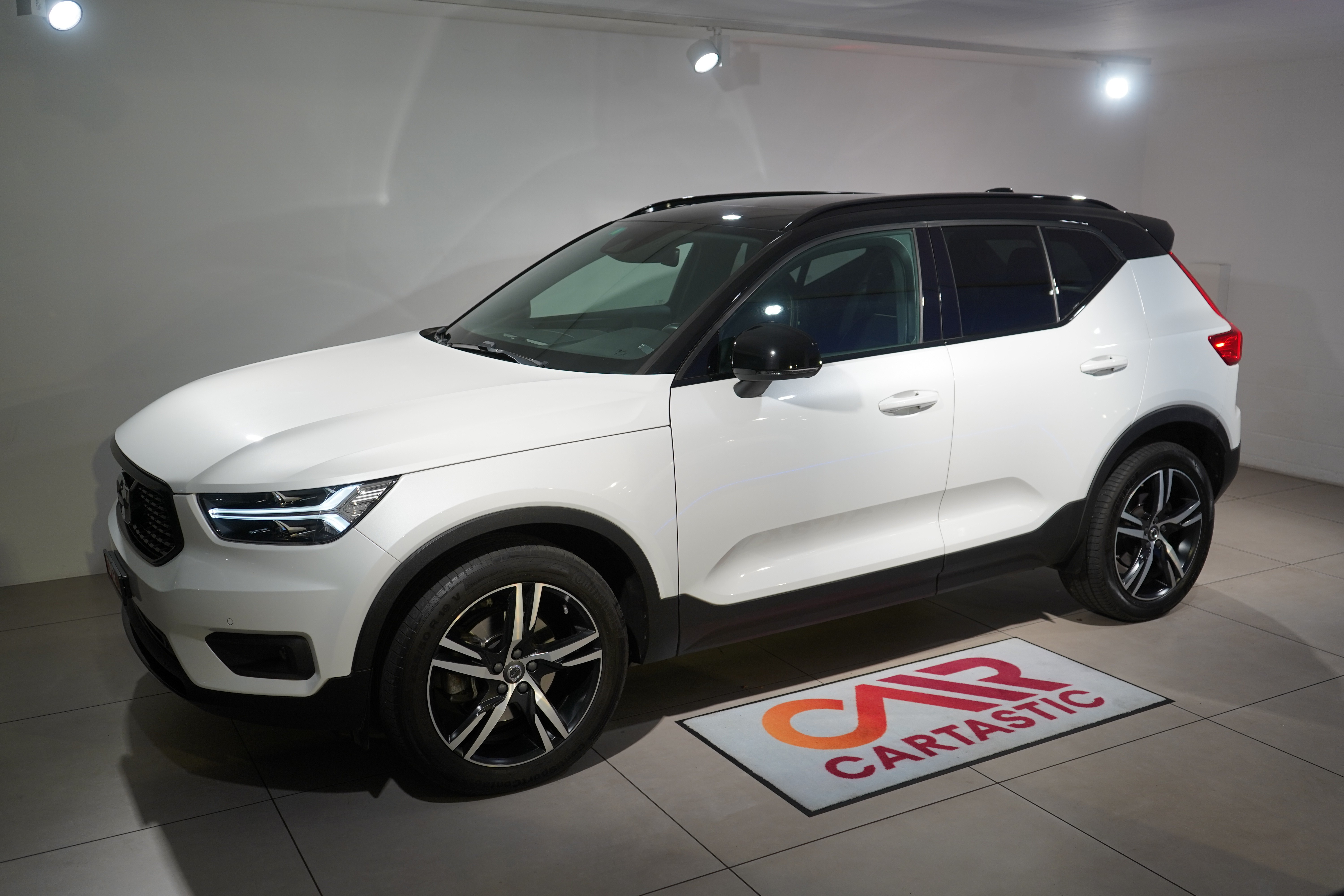 VOLVO XC40 T5 AWD R-Design