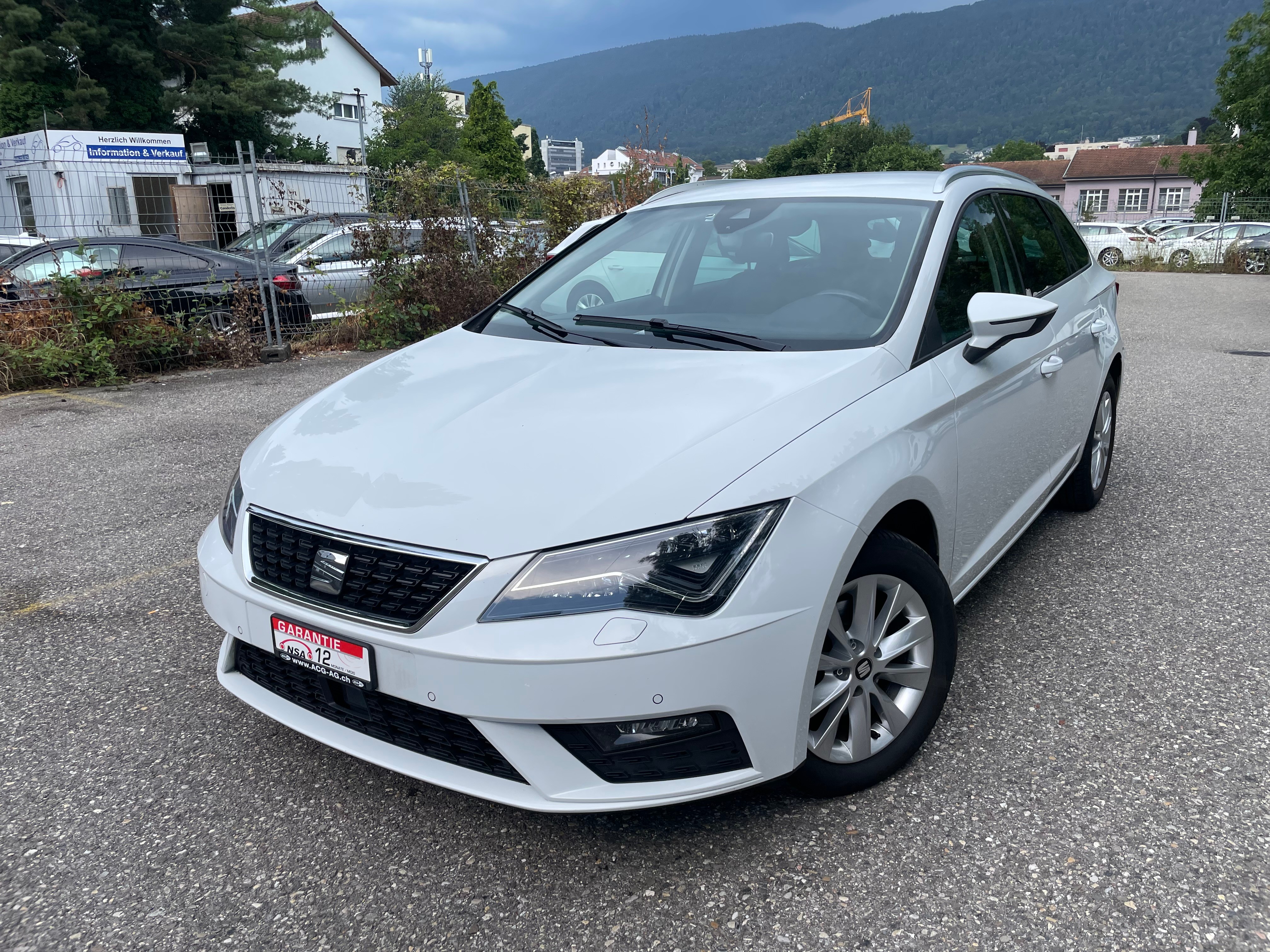 SEAT Leon ST 2.0 TDI CR Style DSG ** Gr. Navi * Xenon * Klima-auto * PDC v&h * Tempomat * Frisch Ab MFK