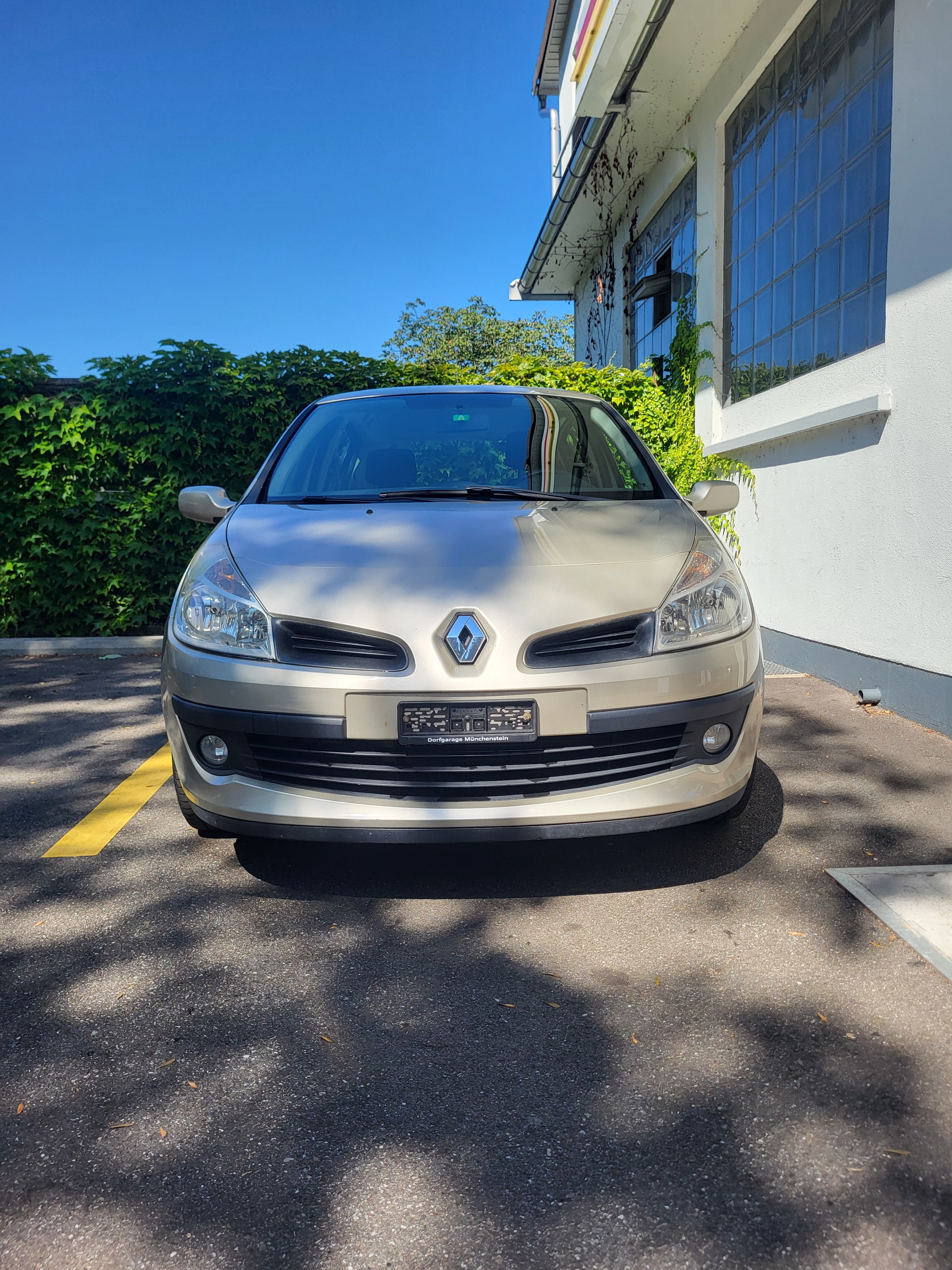 RENAULT Clio 1.4 16V Dynamique