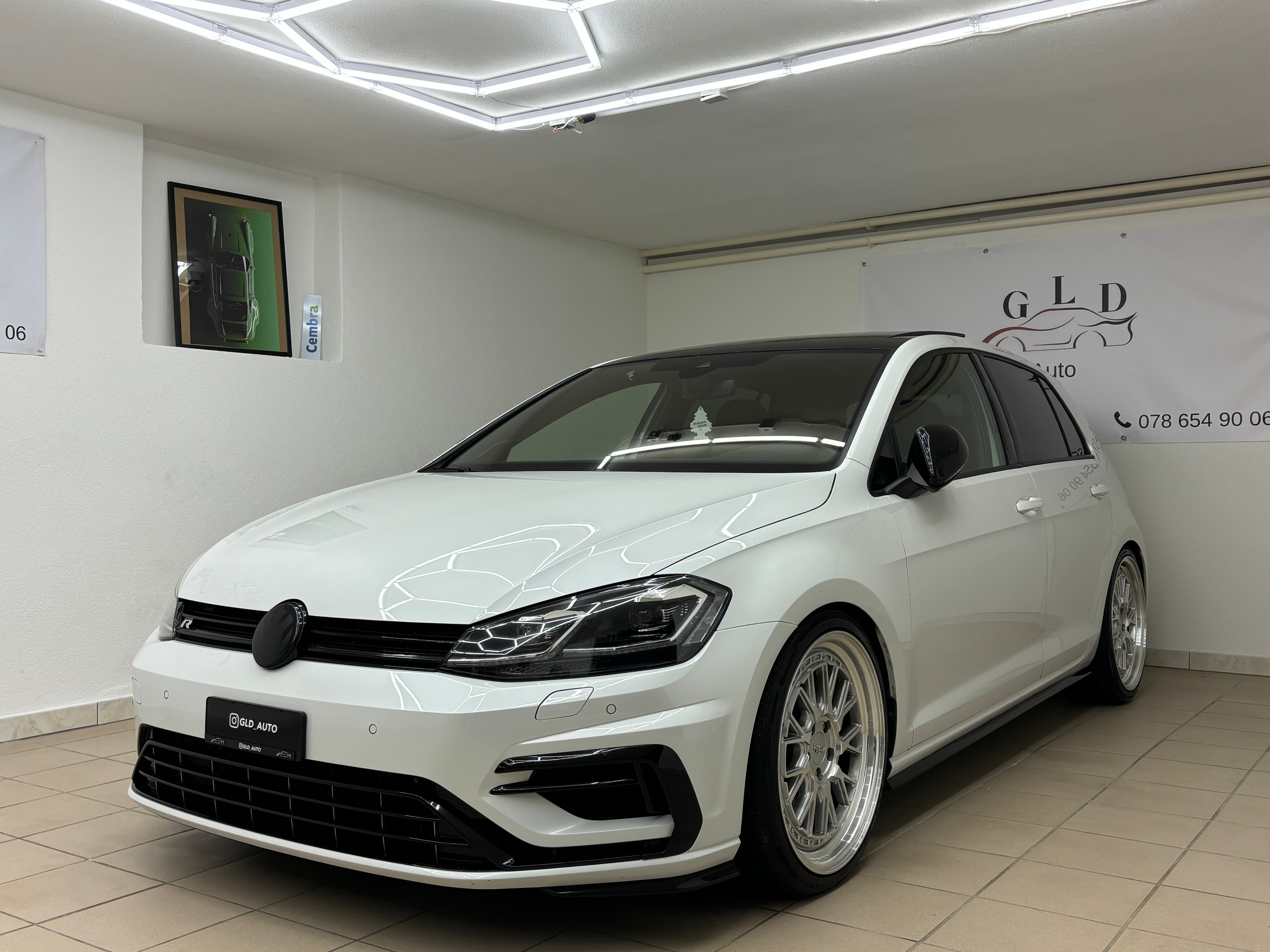 VW Golf 2.0 TSI R 4Motion DSG Akrapovic