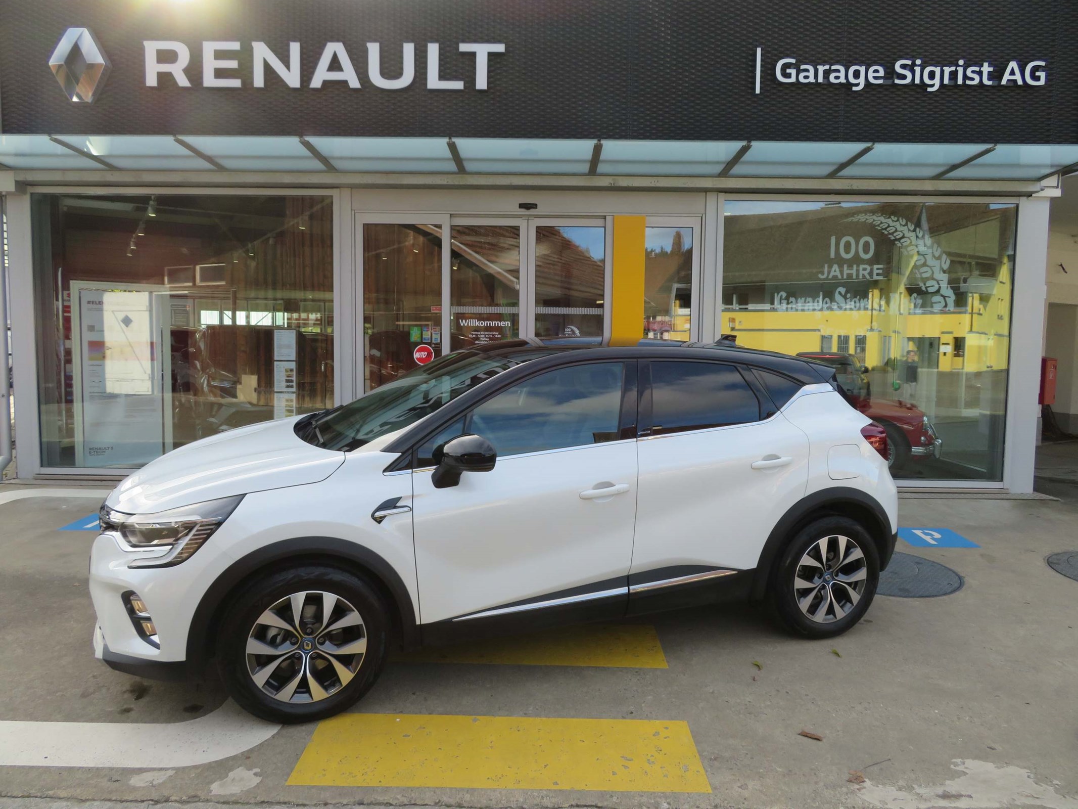 RENAULT Captur 1.6 E-Tech Plug-in Intens