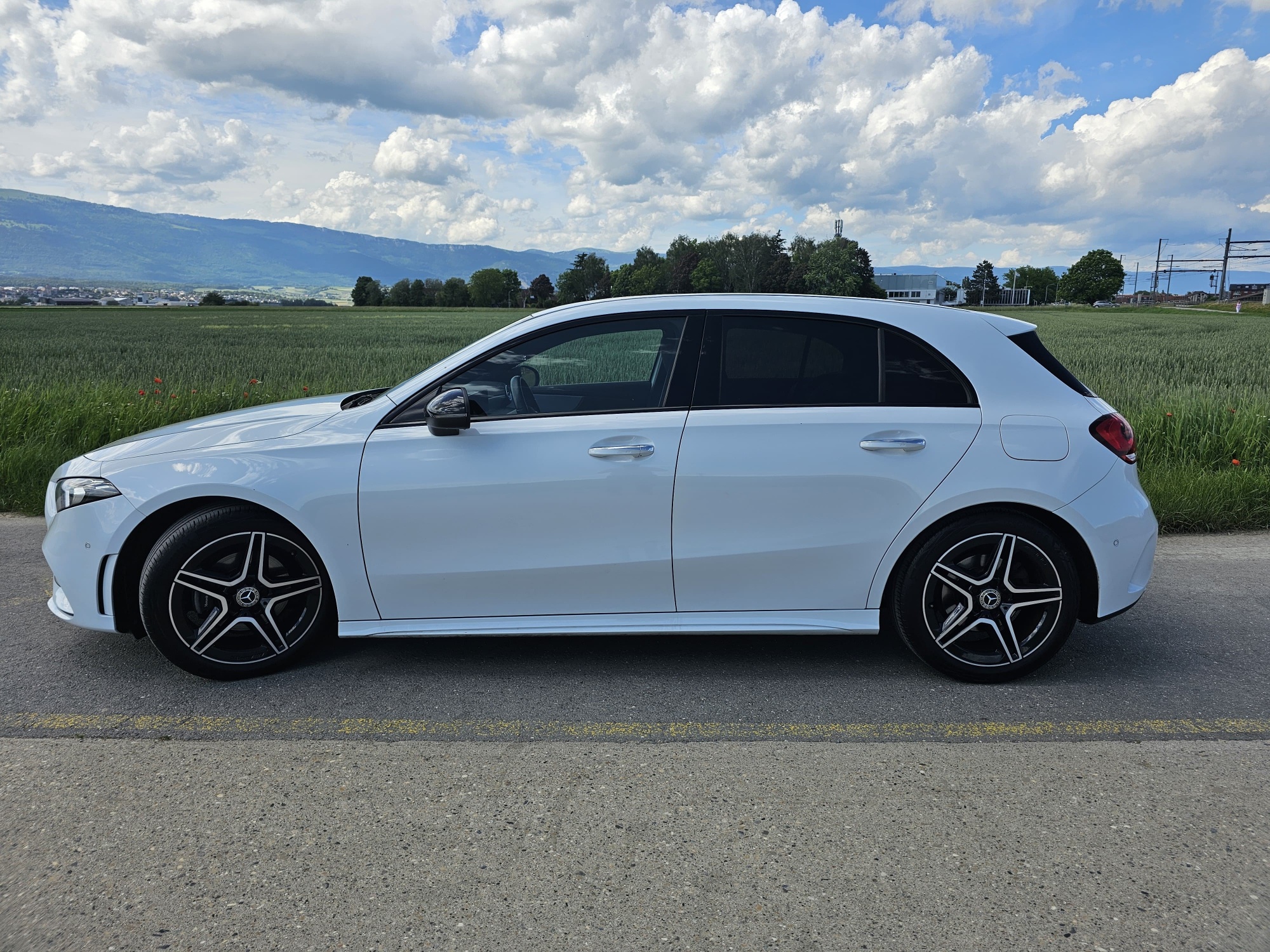 MERCEDES-BENZ A 200 AMG Line