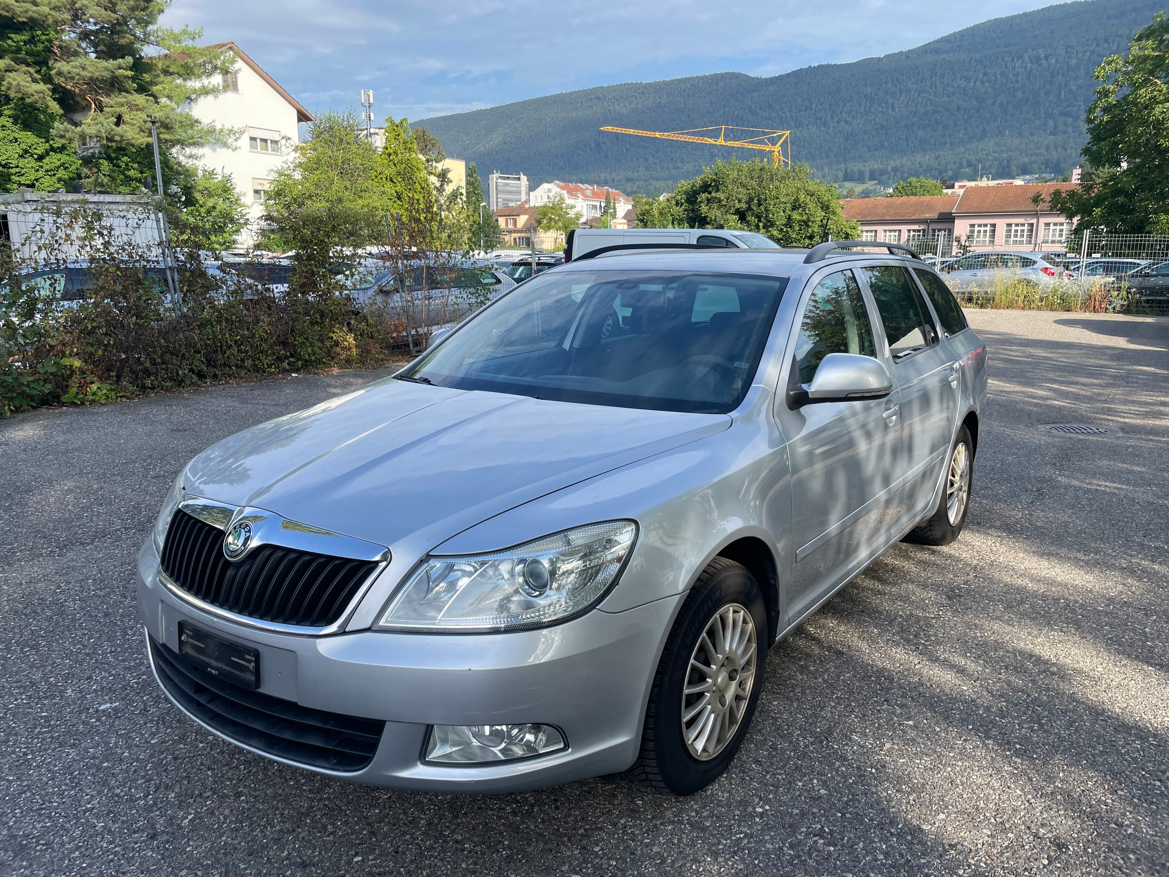 SKODA Octavia Combi 1.6 TDI Ambition DSG * Navigation * Klima-auto * Tempomat * PDC H * B5b