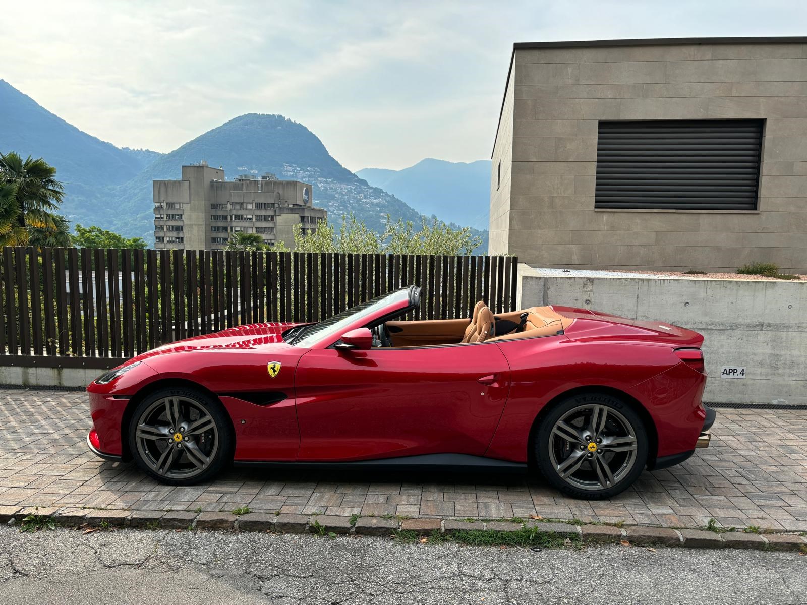 FERRARI Portofino M