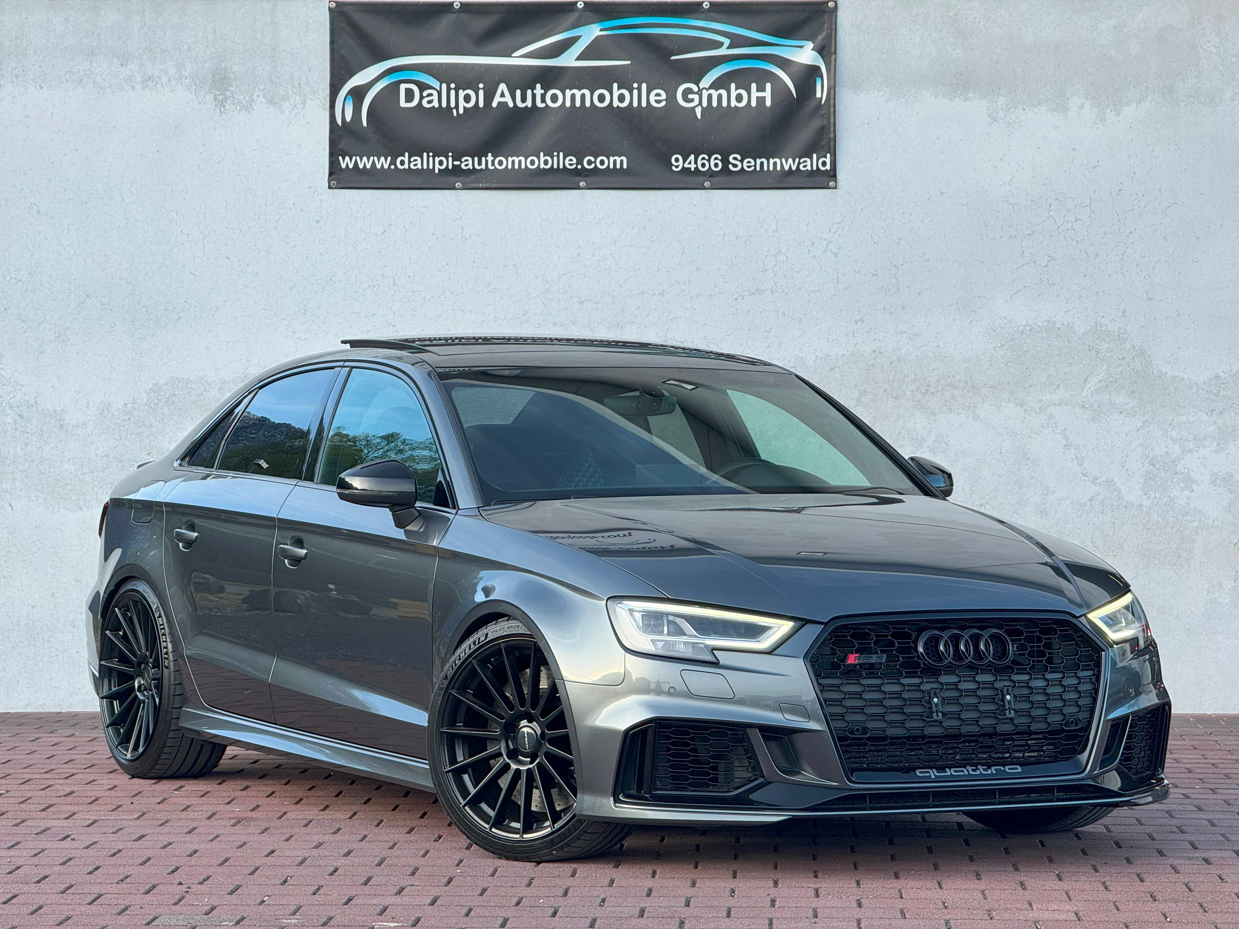 AUDI RS3 Limousine 2.5 TSI quattro S-tronic