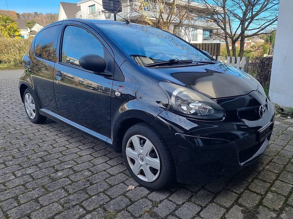 TOYOTA Aygo 1.0 Linea Terra