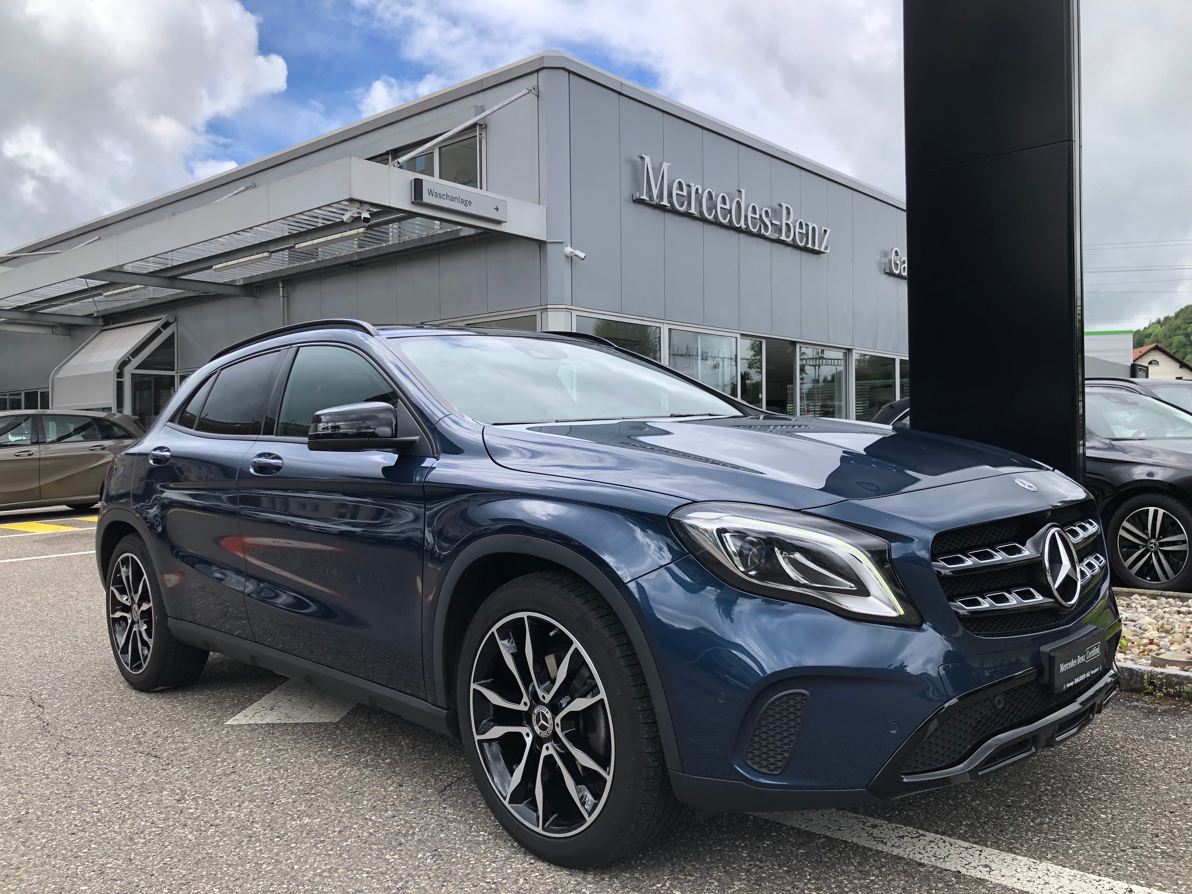 MERCEDES-BENZ GLA 200 Night Star