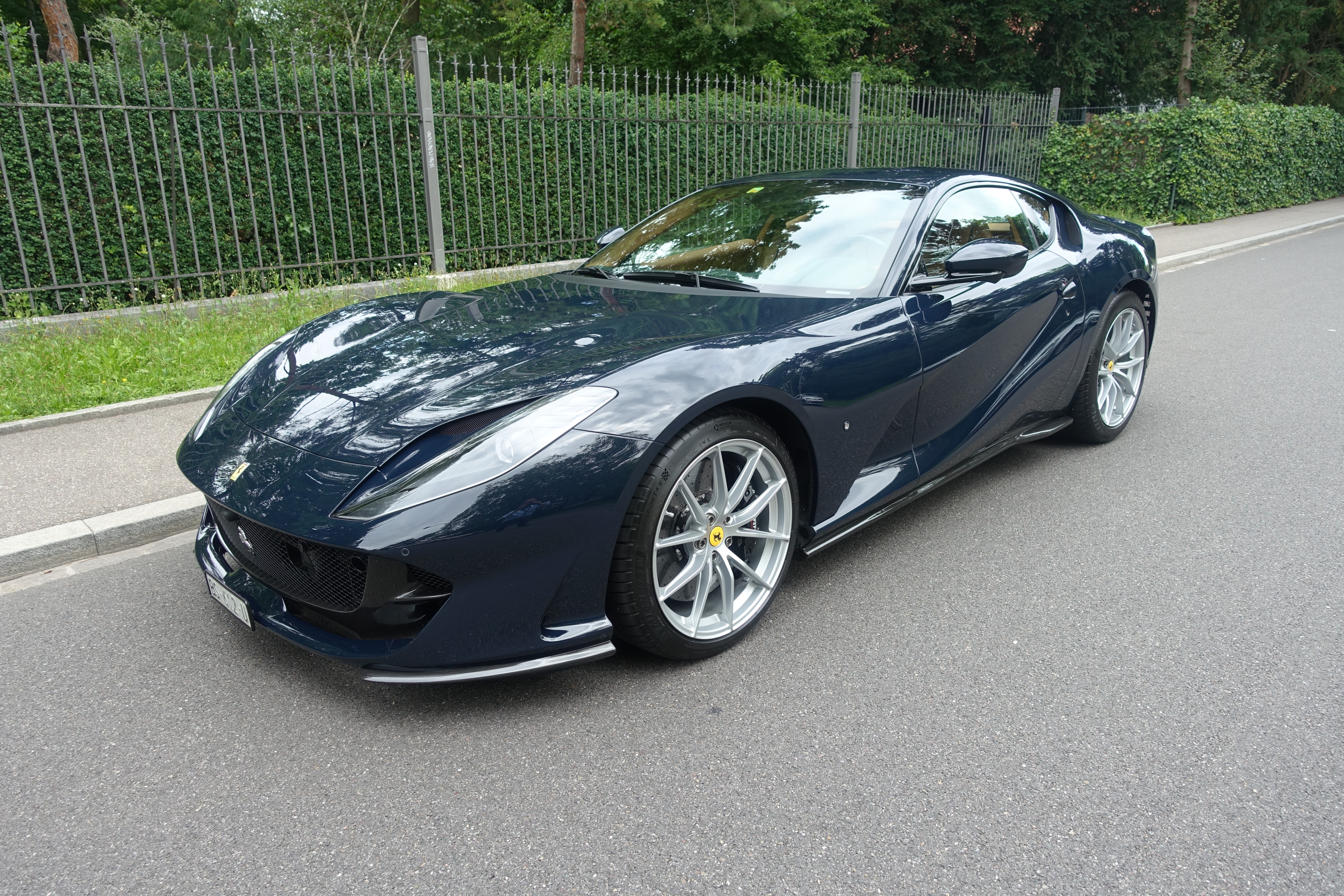 FERRARI 812 Superfast