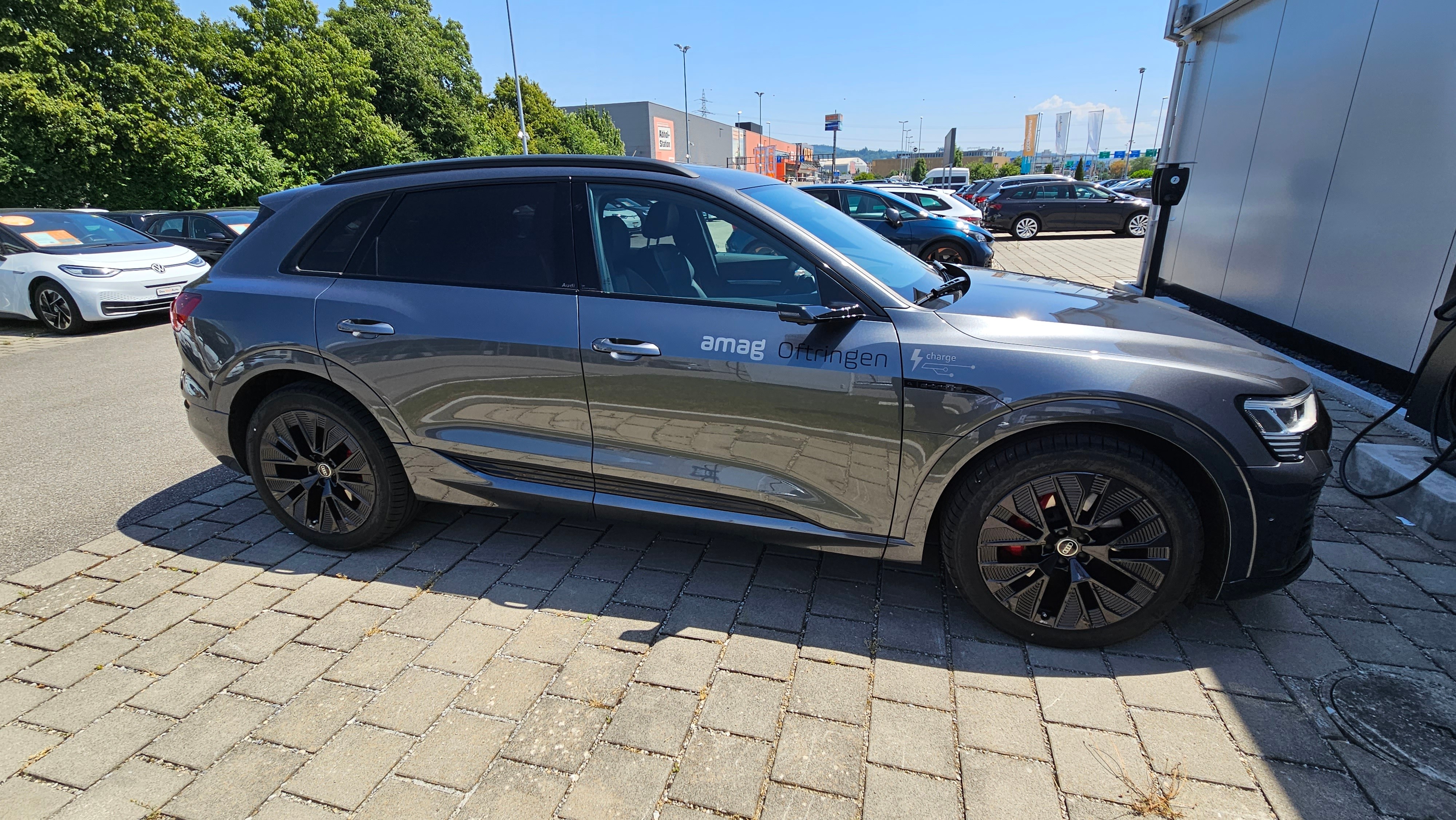 AUDI Q8 55 e-tron S line quattro