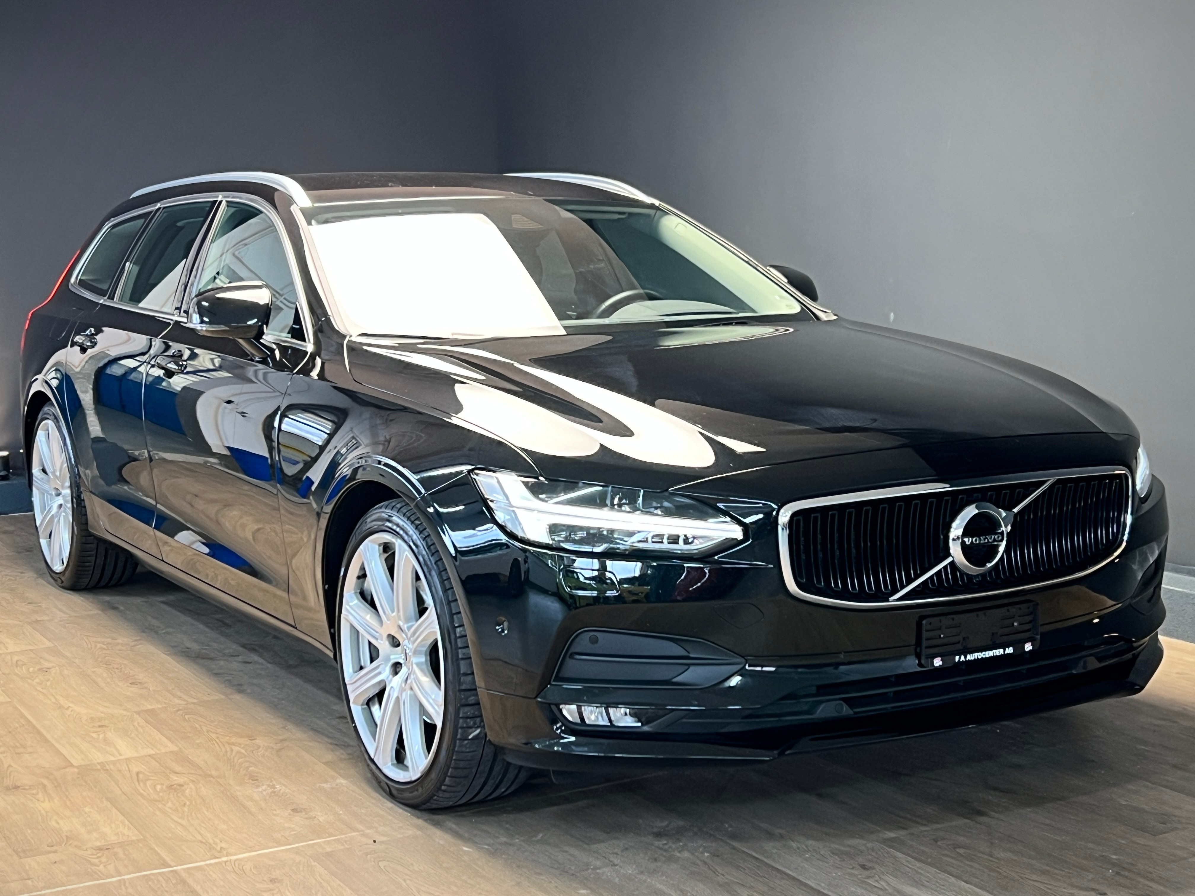 VOLVO V90 D4 Kinetic Geartronic