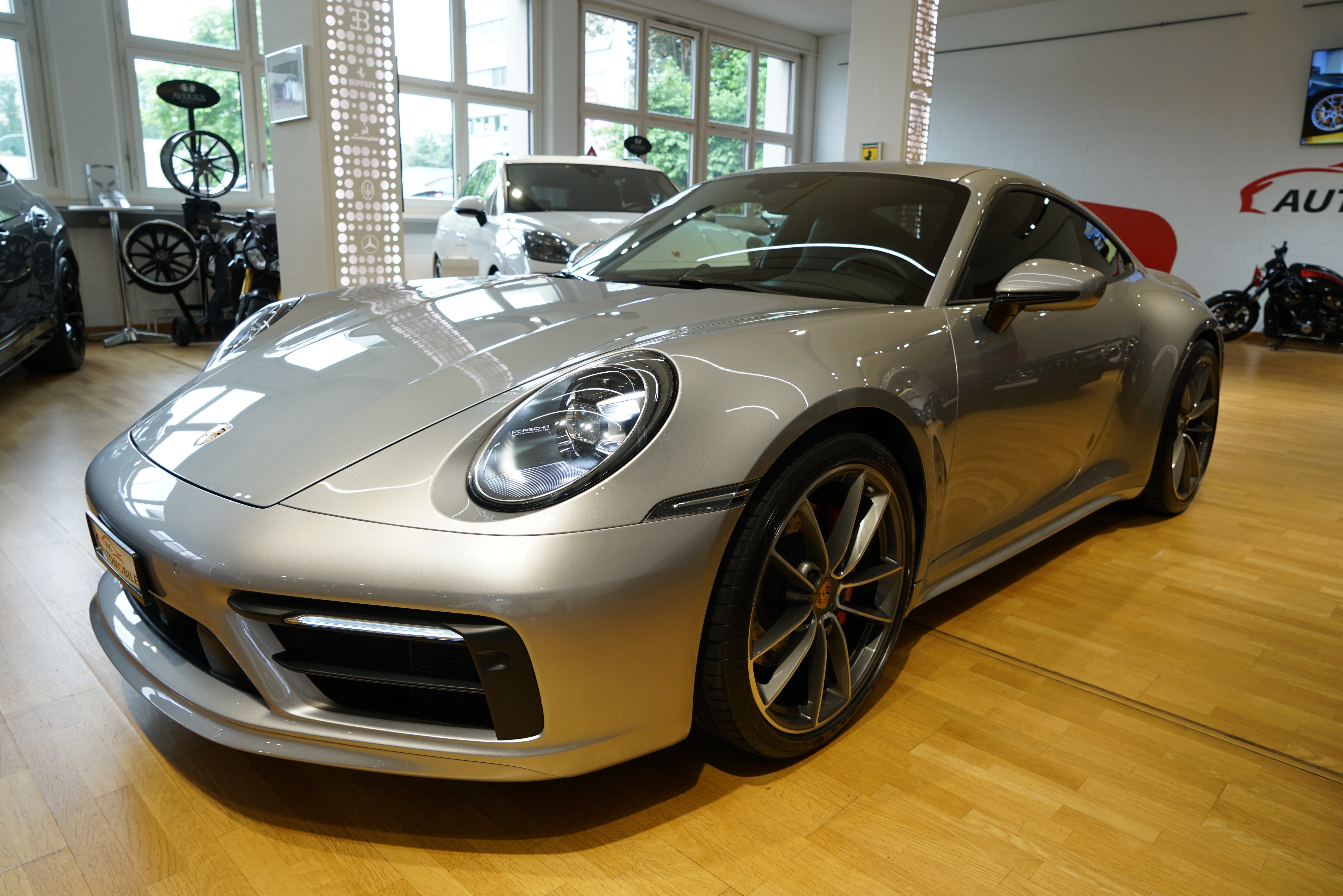 PORSCHE 911 Carrera 4S PDK GT Silber