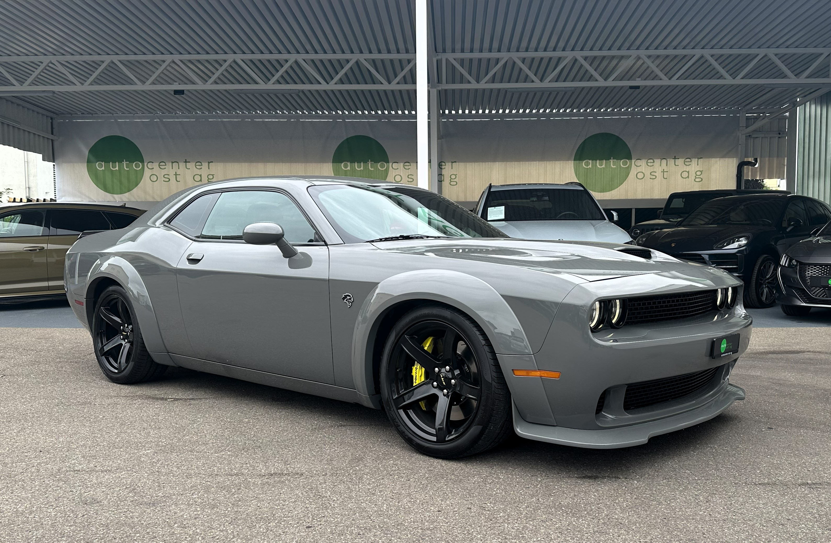 DODGE Challenger SRT Hellcat