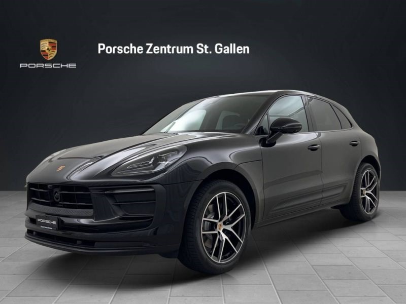 PORSCHE MACAN