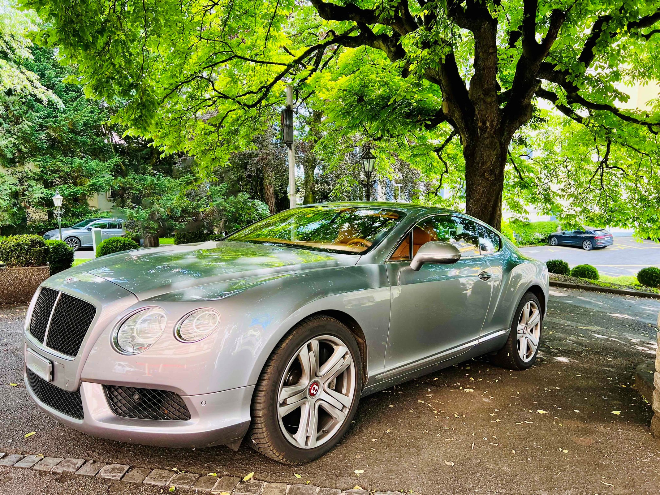 BENTLEY Continental GT 4.0 V8