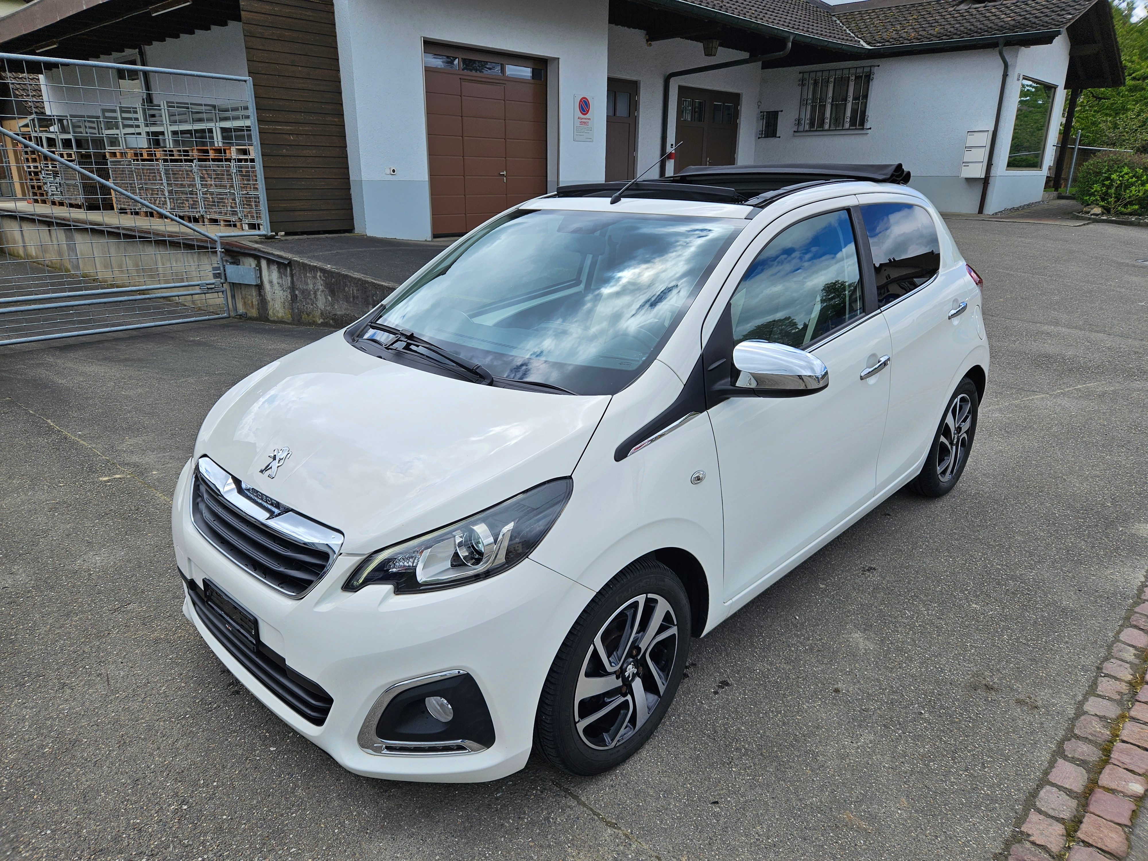 PEUGEOT 108 1.2 VTi Allure Top