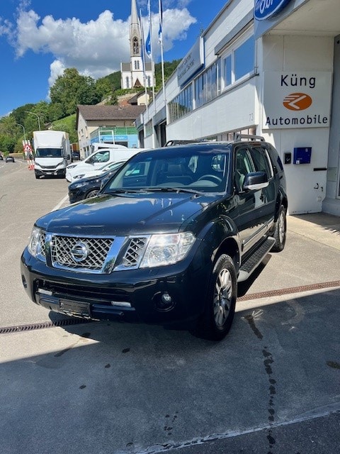 NISSAN Pathfinder 3.0 dCi LE Automatic