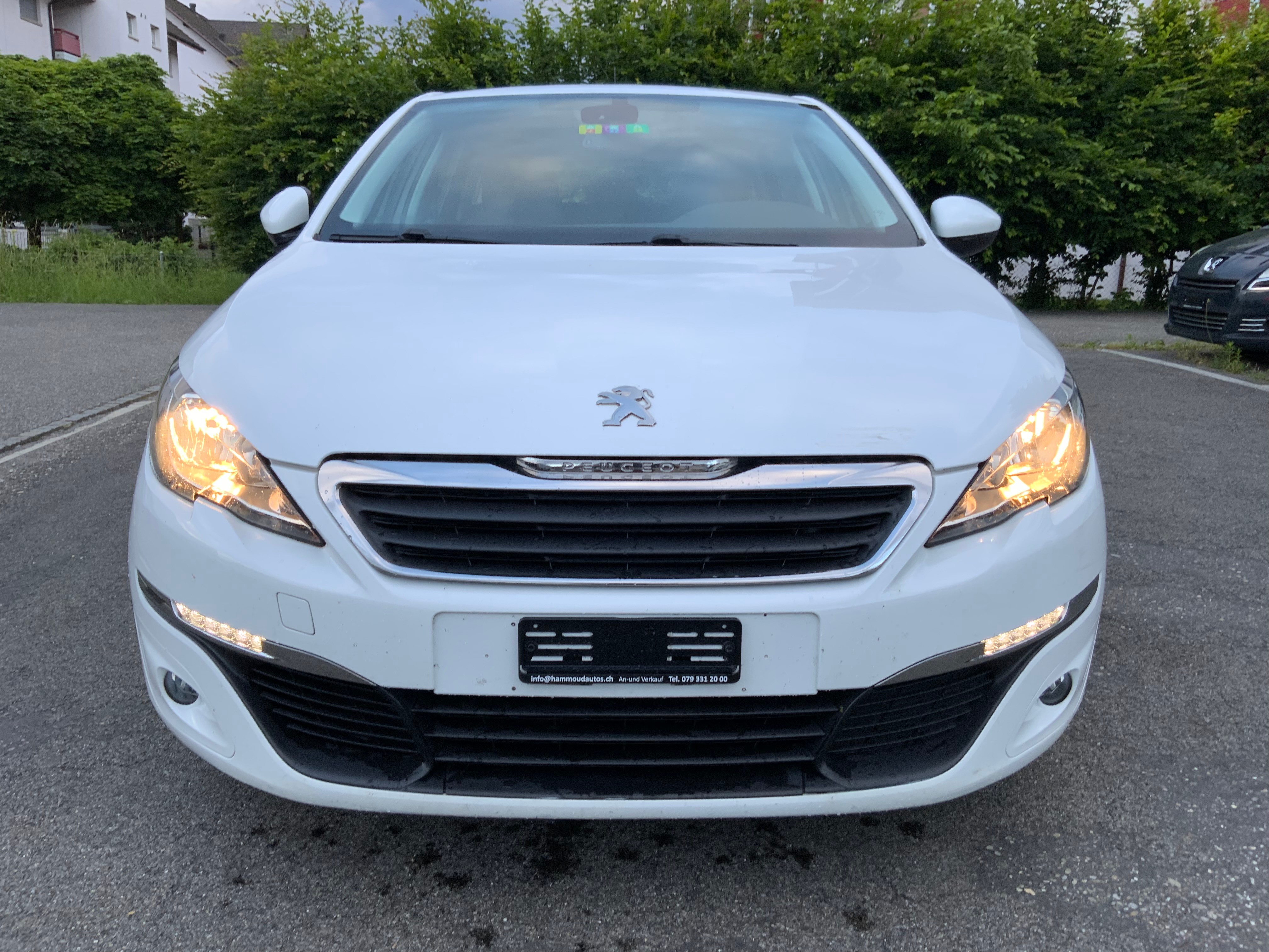 PEUGEOT 308 SW 1.2 THP Active Automatic