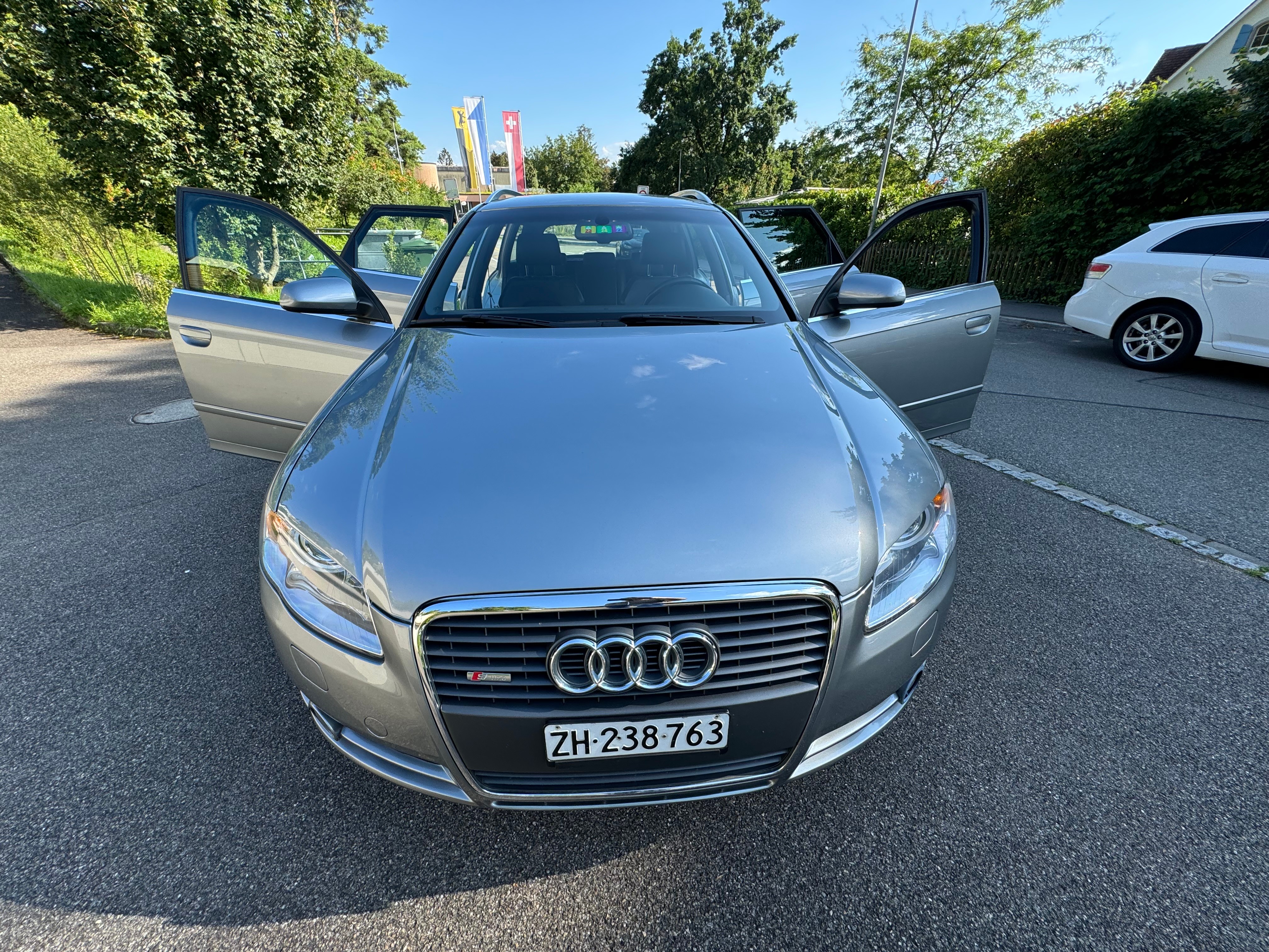 AUDI A4 Avant 2.0 Turbo FSI quattro