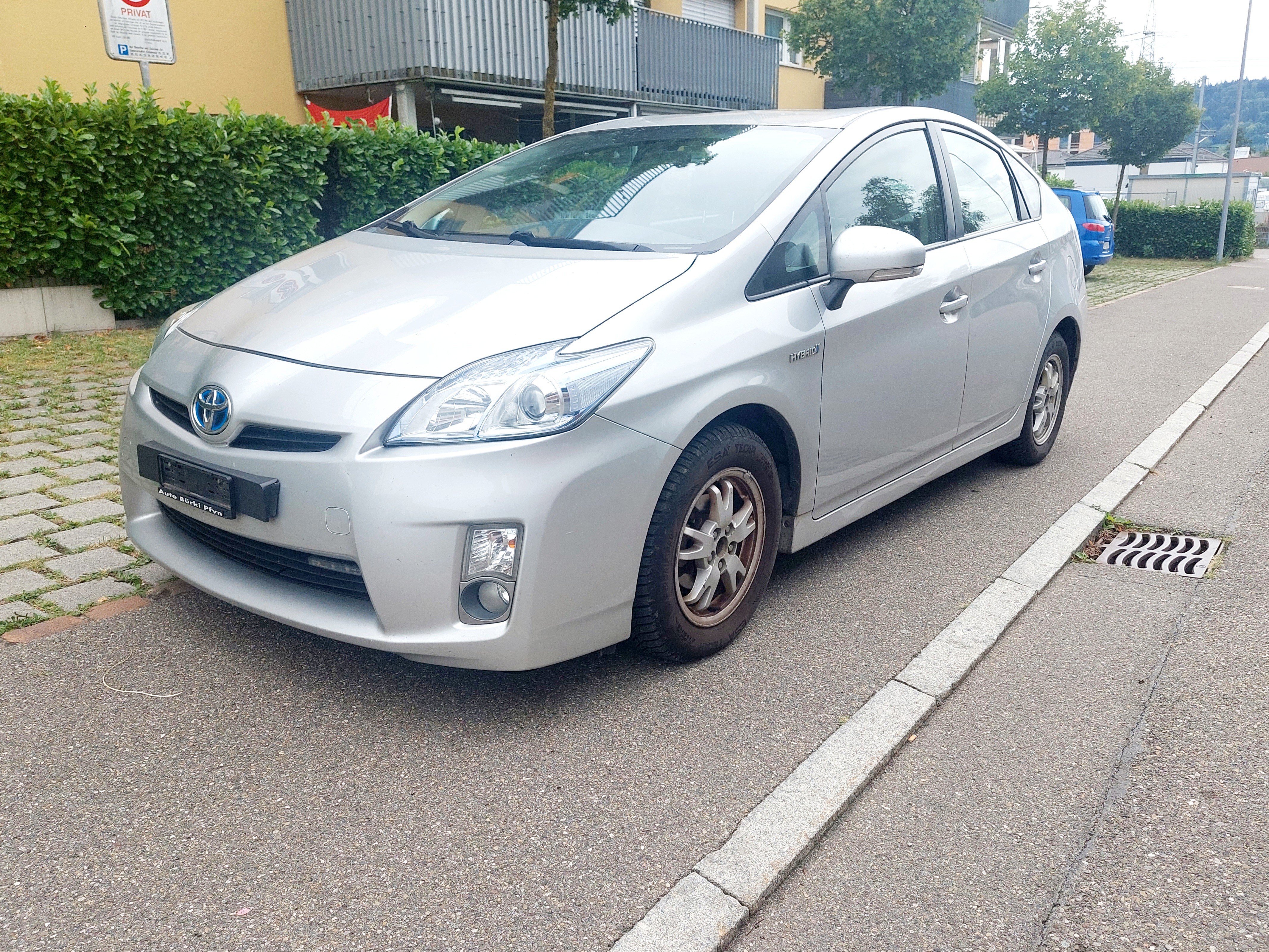 TOYOTA Prius 1.8 16V HSD Sol