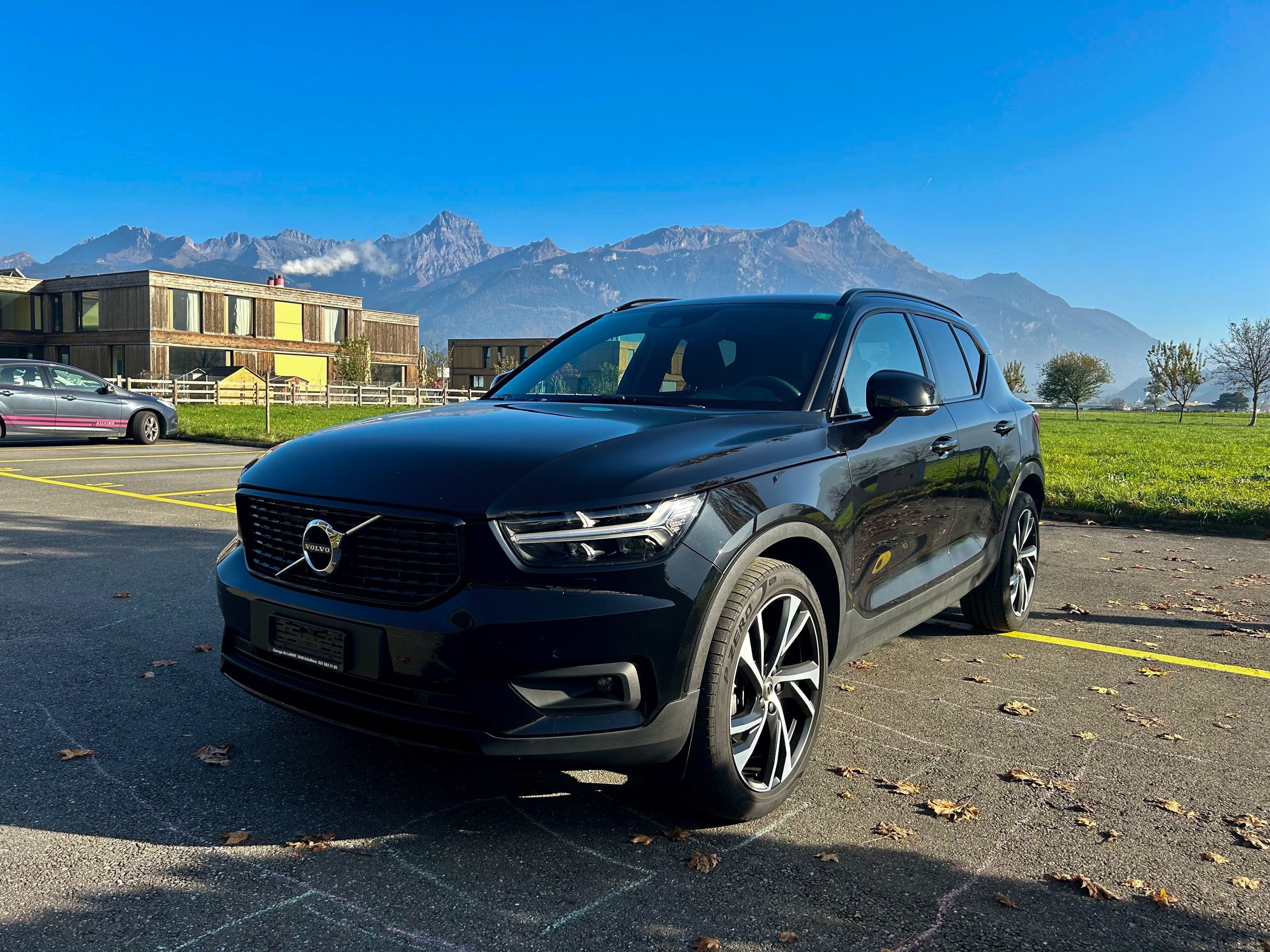 VOLVO XC40 B4 Benzin Mild Hybrid AWD R-Design Geartronic