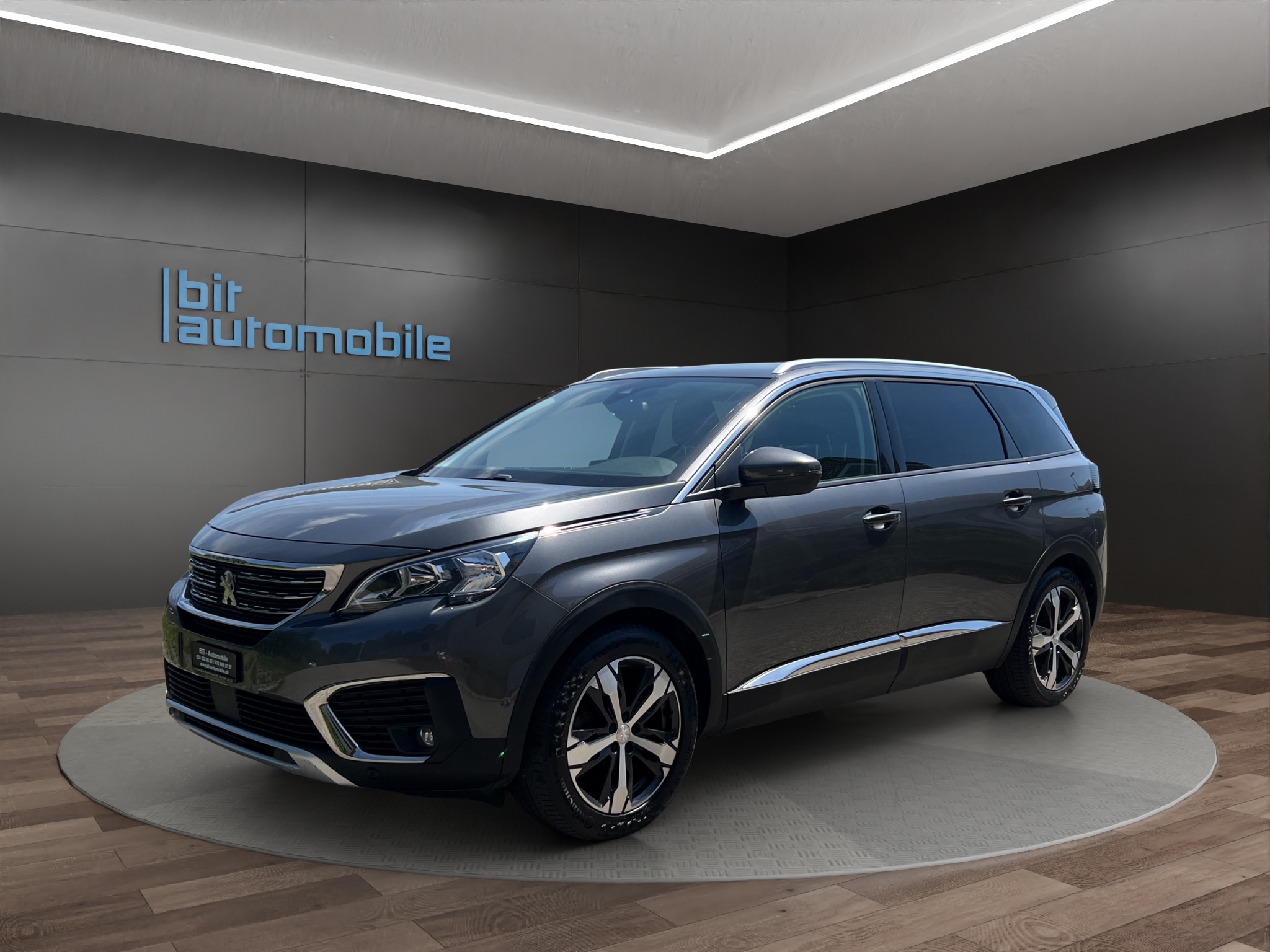 PEUGEOT 5008 1.2 Pure Tech Business Line