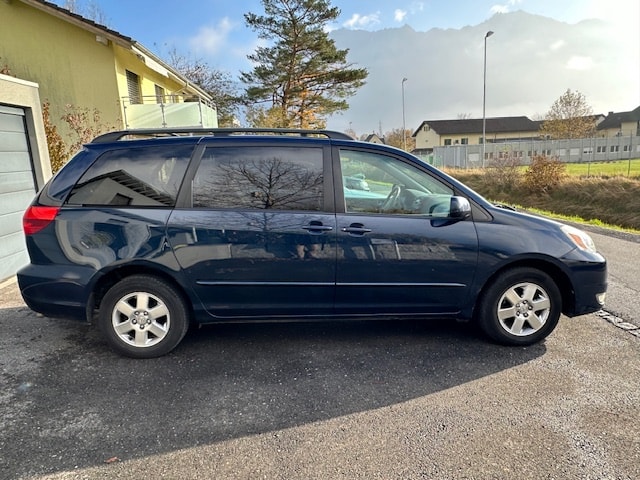 TOYOTA Sienna XLE