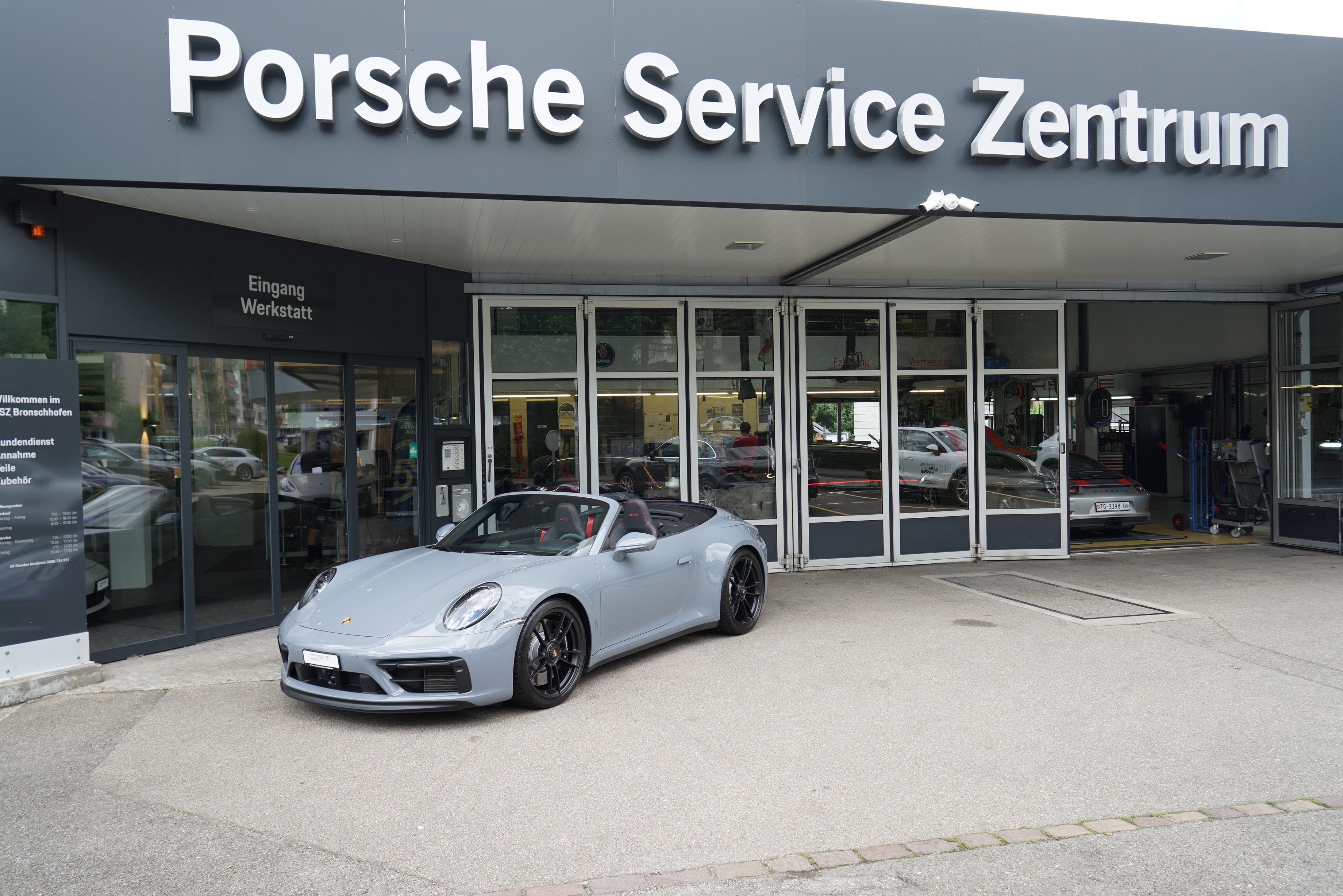 PORSCHE 911 Carrera 4 GTS Cabriolet PDK