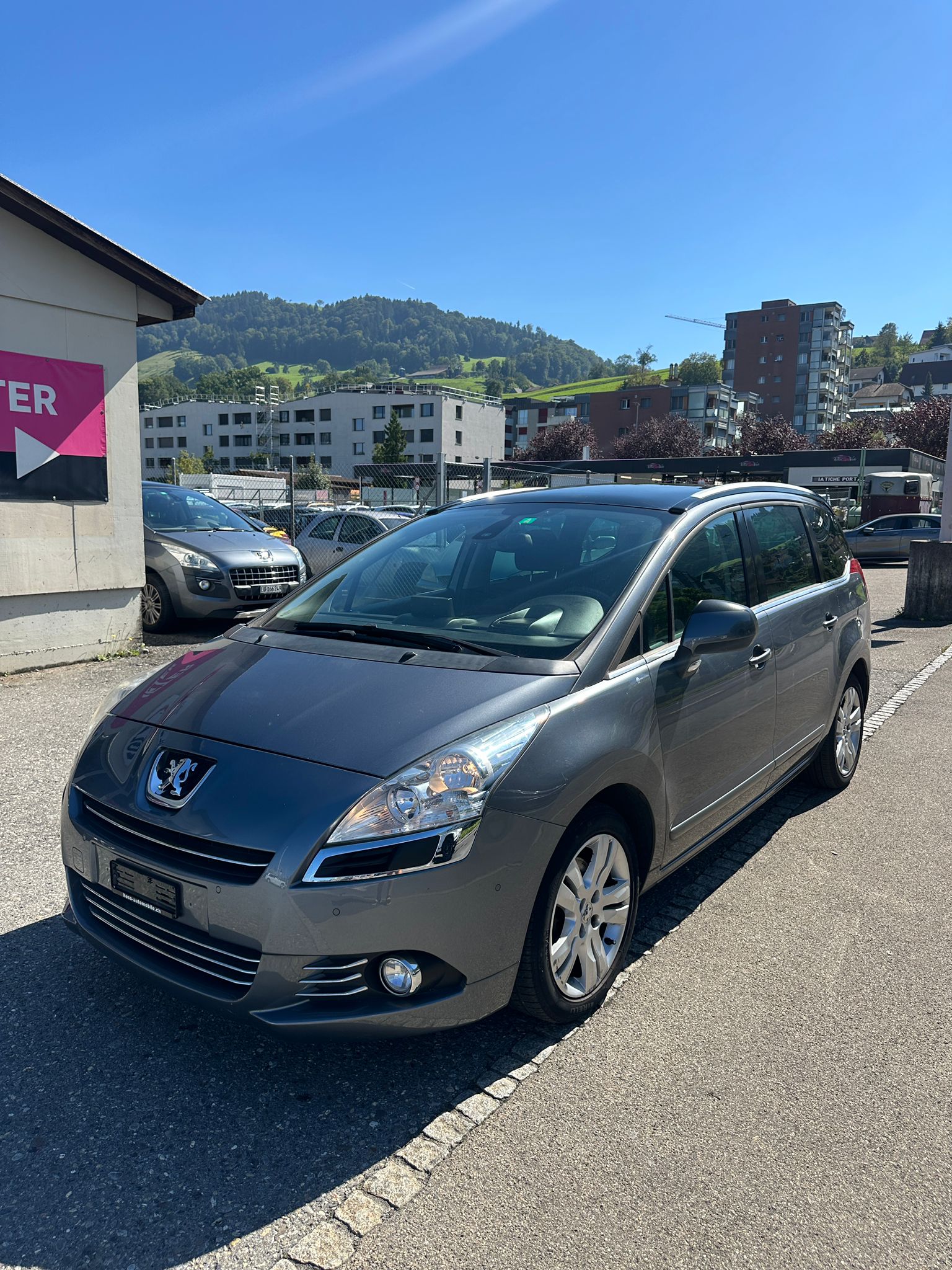 PEUGEOT 5008 1.6 16V T Allure Automatic