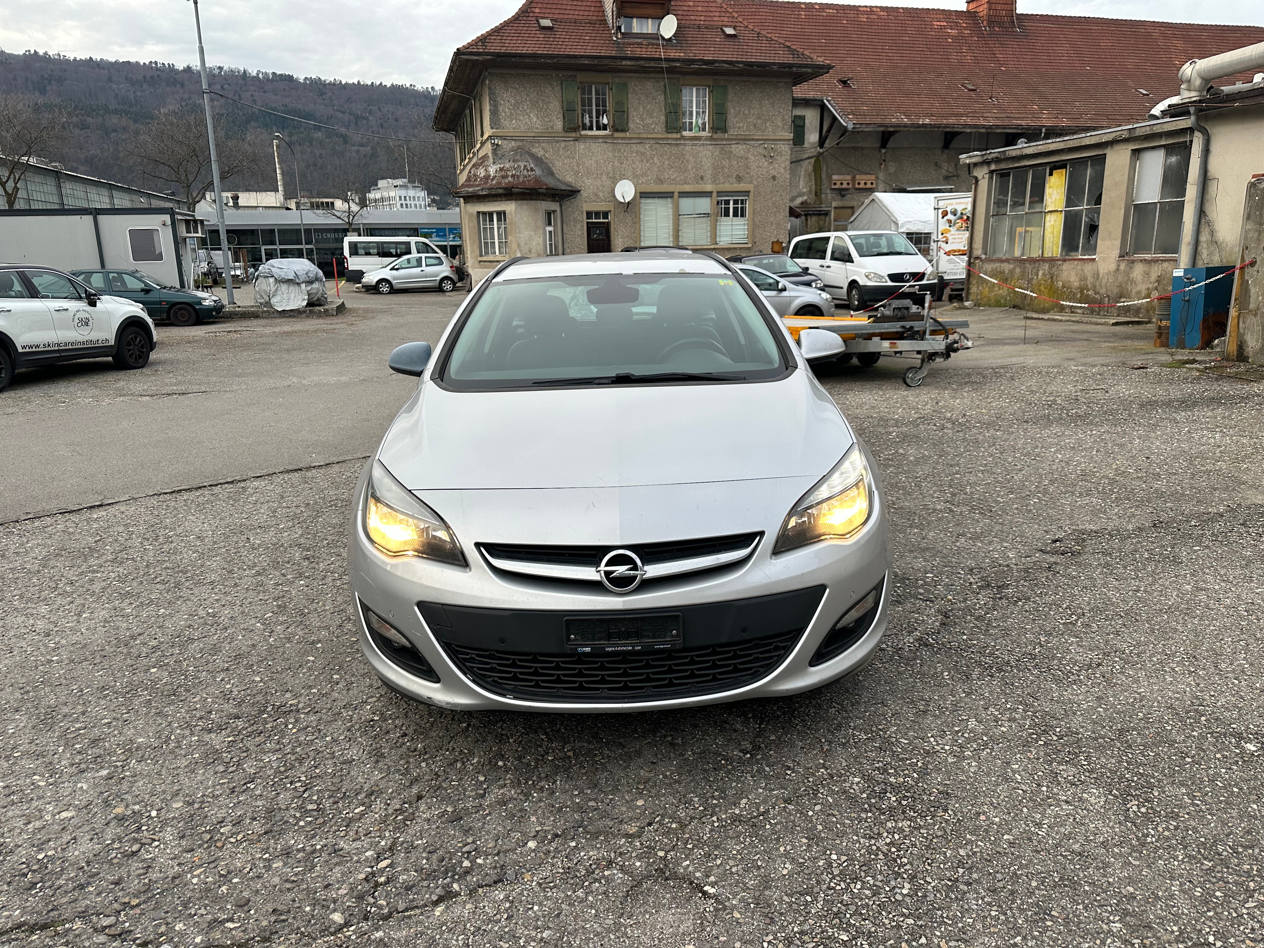 OPEL Astra SportsTourer 1.6i 16V Turbo Sport Automatic