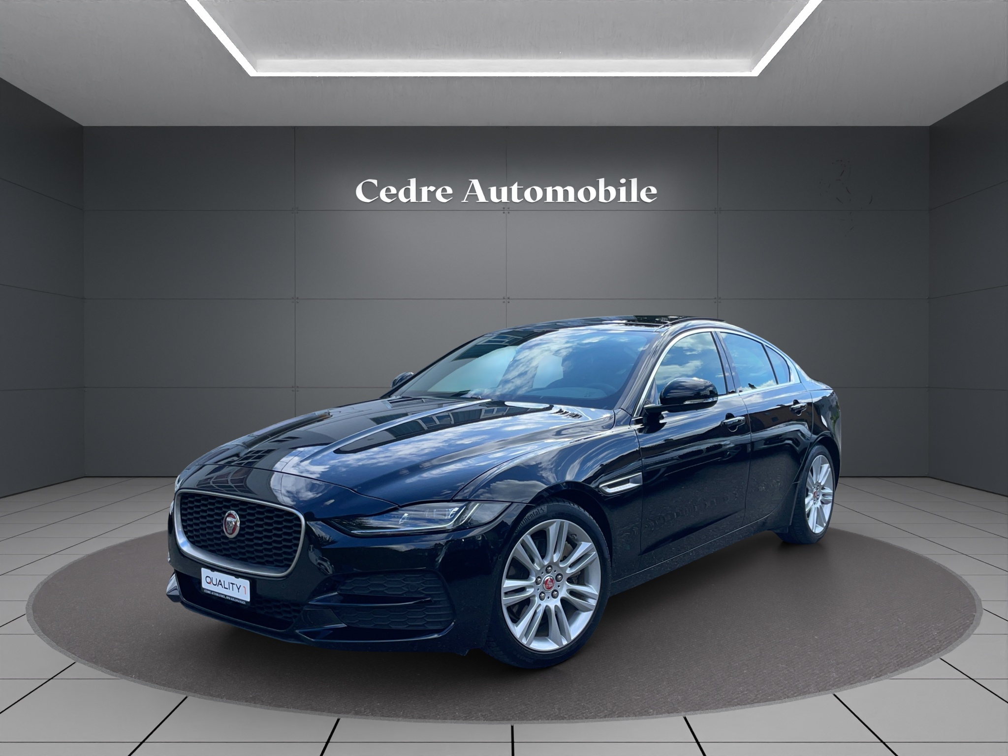 JAGUAR XE 2.0d SE D180 RWD Automat