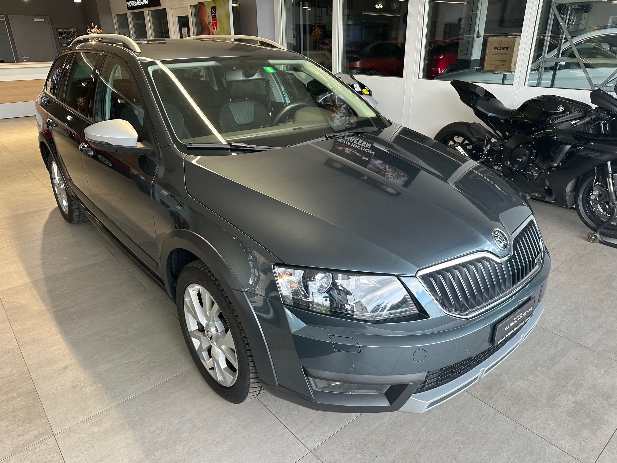 SKODA Octavia Combi 2.0 TDI Scout 4x4 DSG