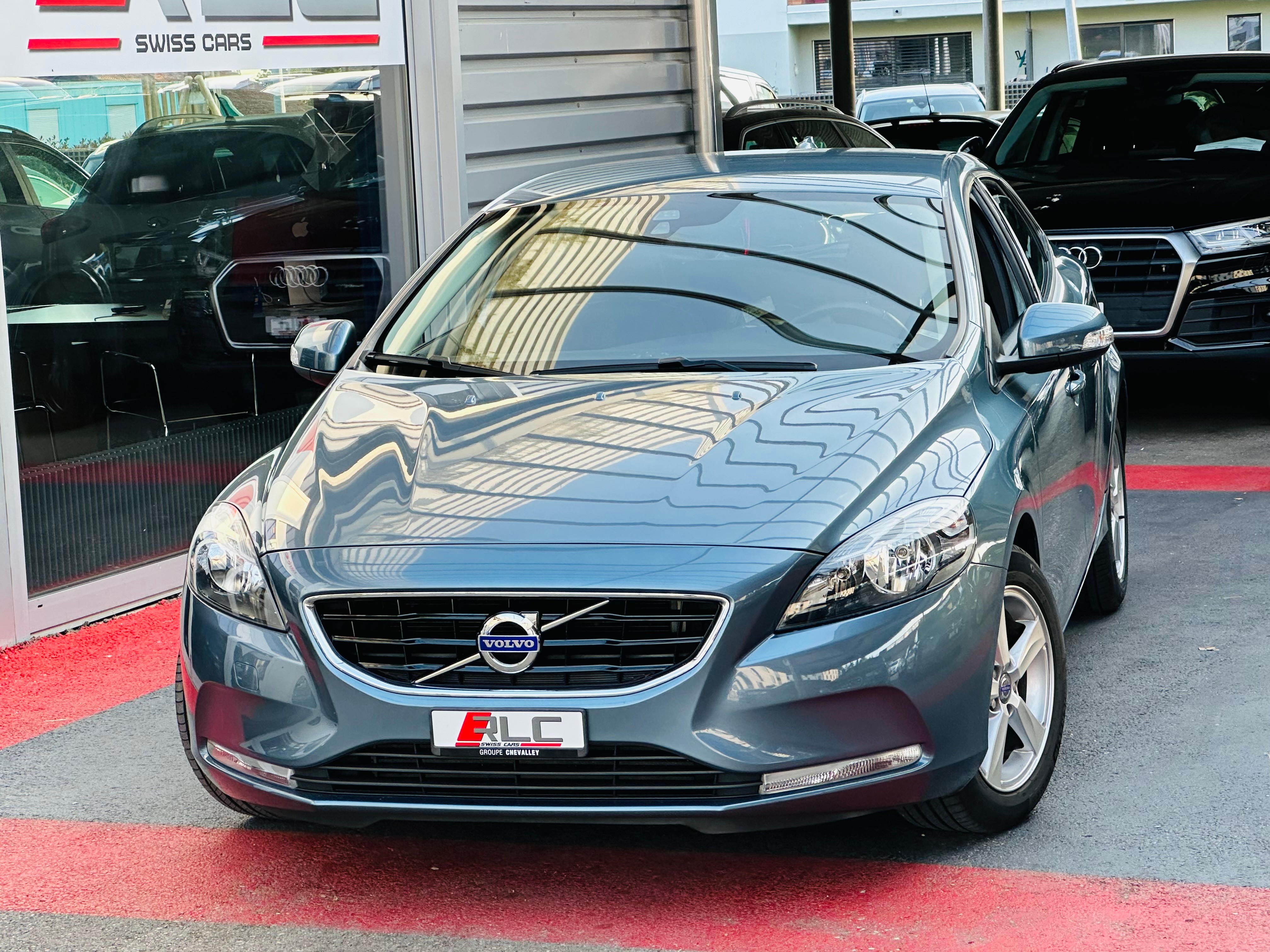 VOLVO V40 T3 Kinetic