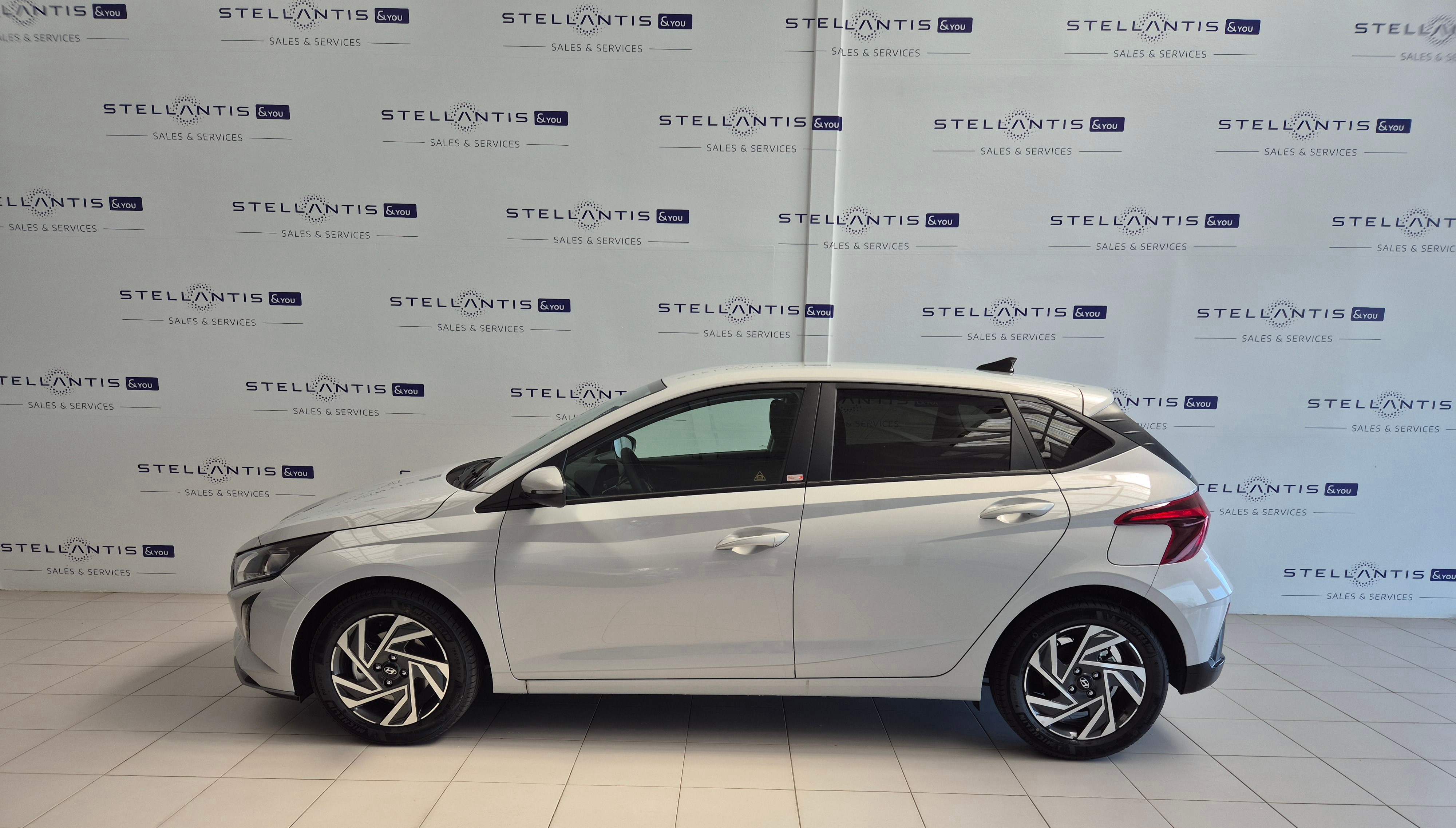 HYUNDAI i20 1.0 T-GDi Amplia DCT