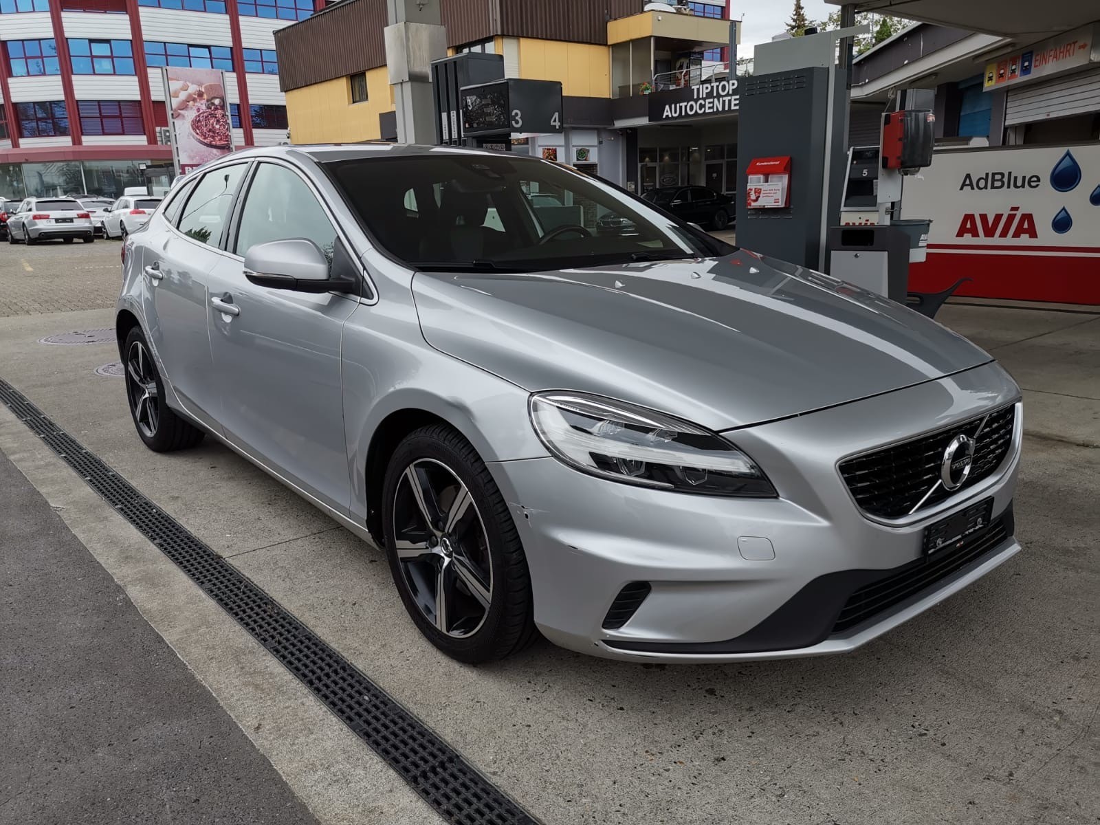 VOLVO V40 T3 R-Design