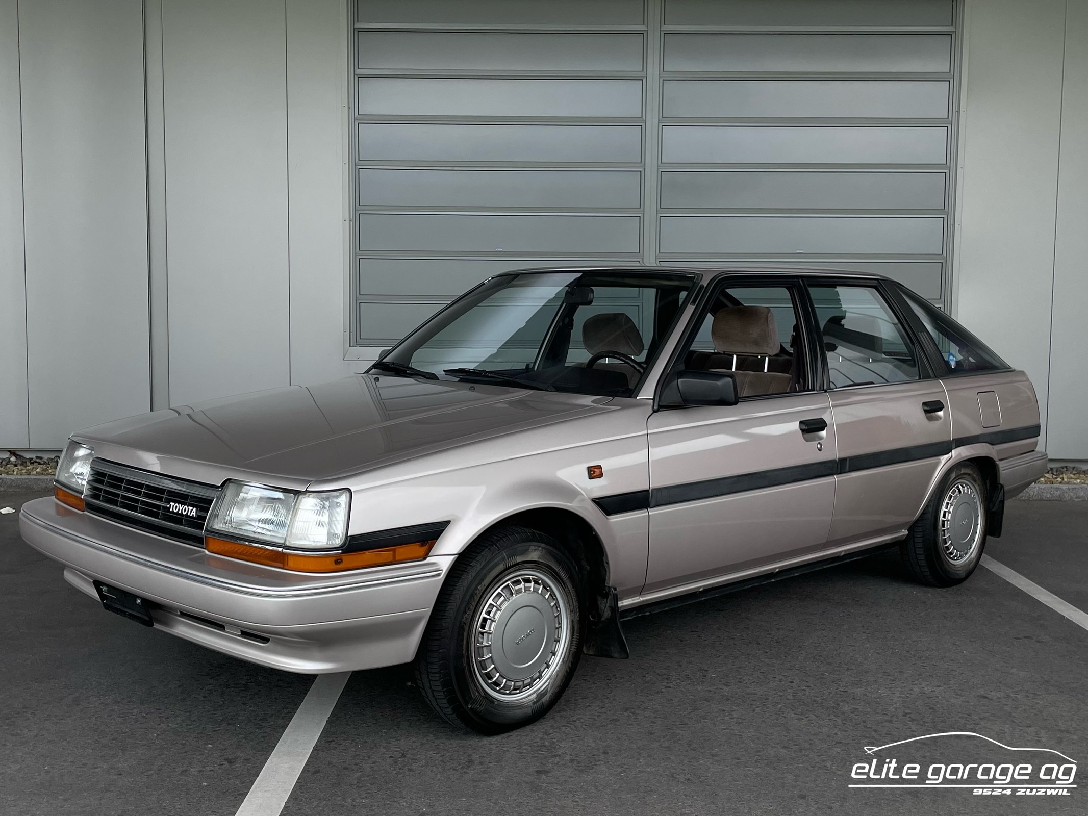 TOYOTA Carina 1600 GL Liftback