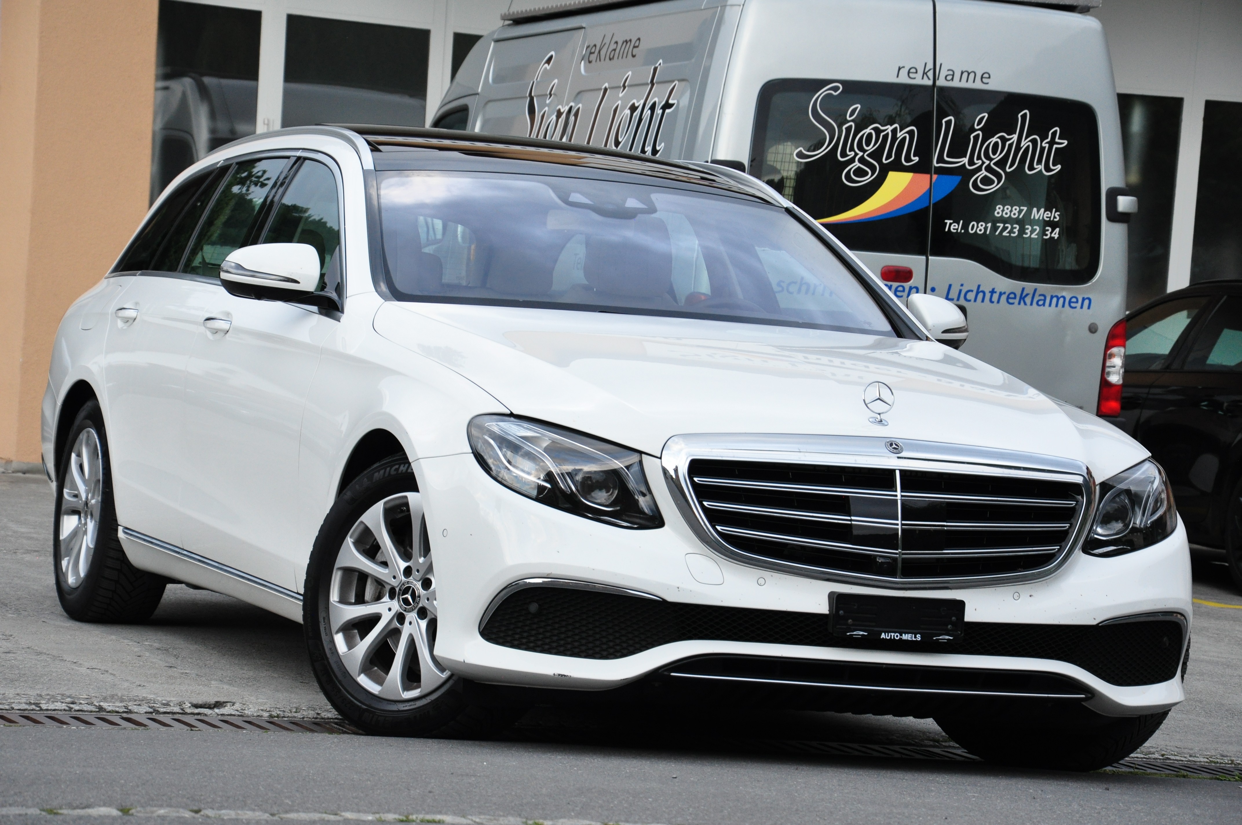 MERCEDES-BENZ E 220 d Swiss Star Exclusive 4Matic 9G-Tronic