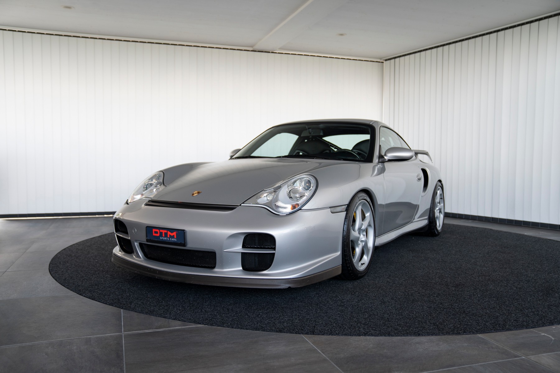 PORSCHE 911 GT2