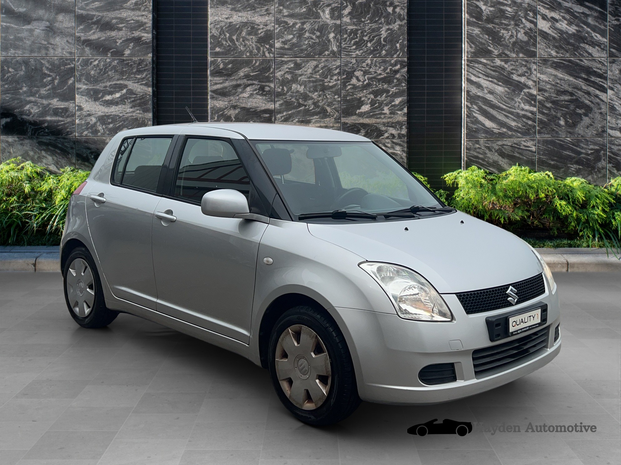 SUZUKI Swift 1.3i 16V GL Top