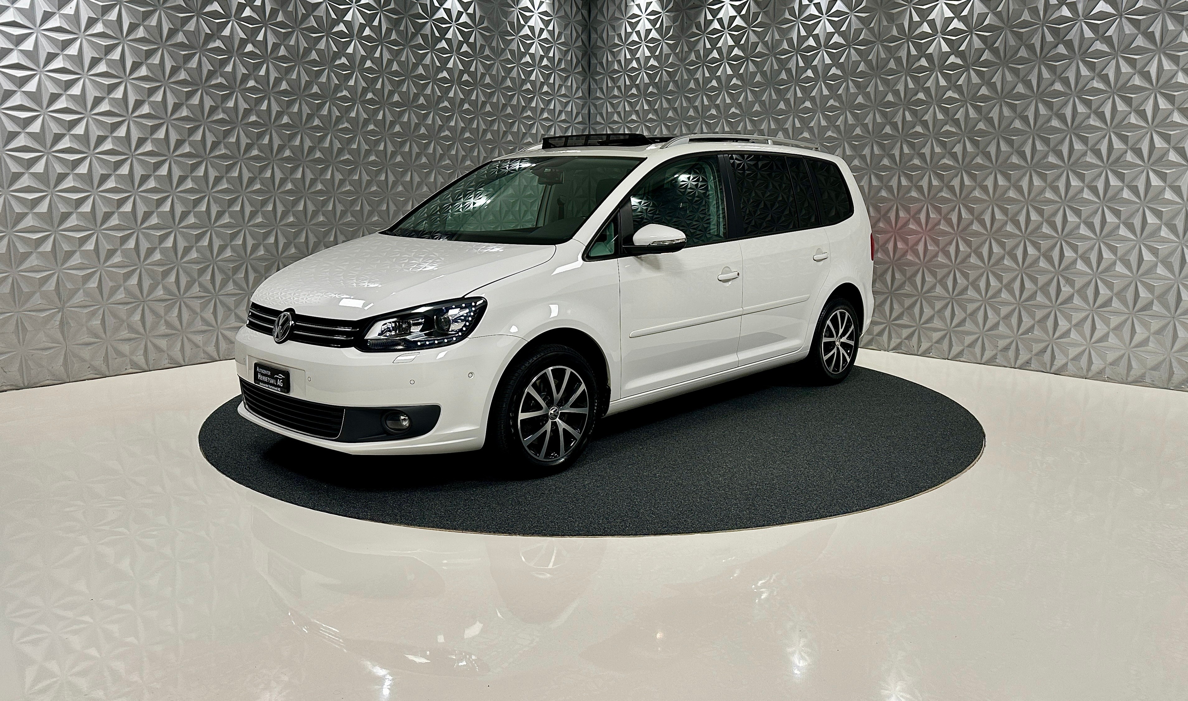 VW Touran 1.4 TSI Highline DSG **7-PLÄTZER**