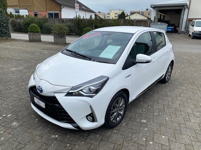 TOYOTA Yaris 1.5 VVT-i HSD Trend